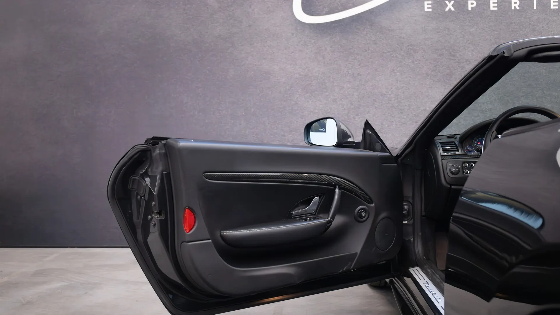 Maserati GranCabrio — photo 8