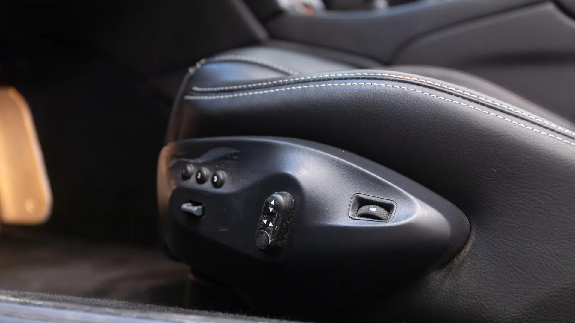 Maserati GranCabrio — photo 13