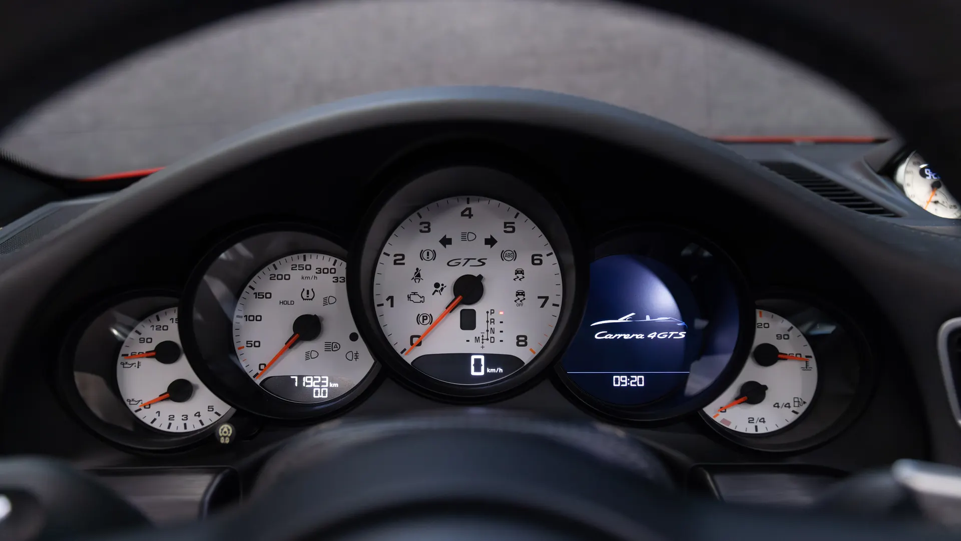 Porsche 911 — photo 31