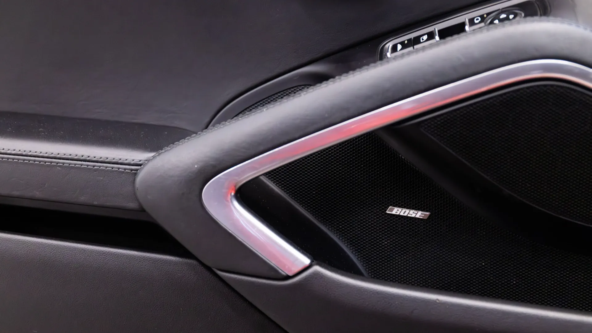 Porsche 911 — photo 18