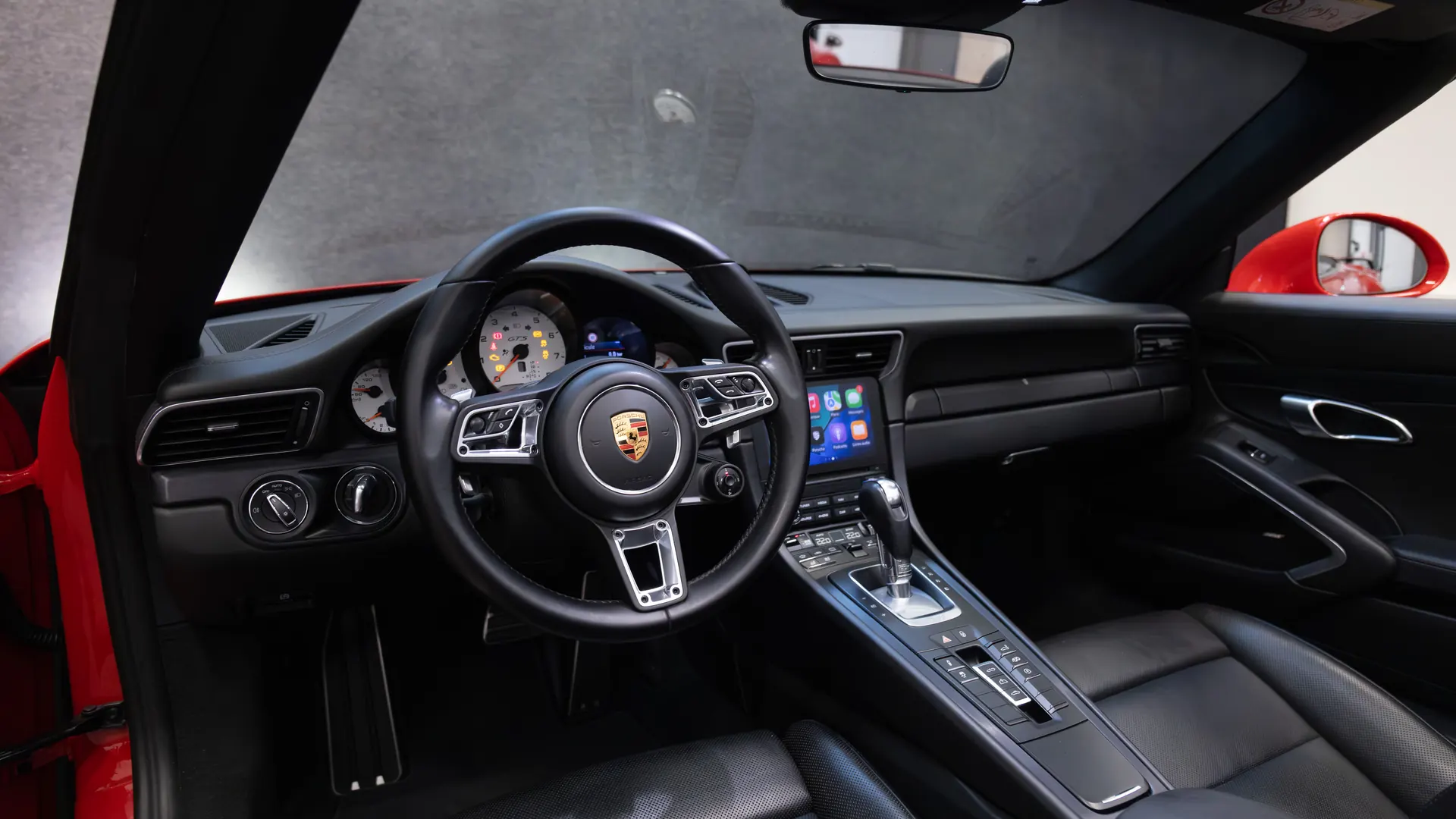 Porsche 911 — photo 28