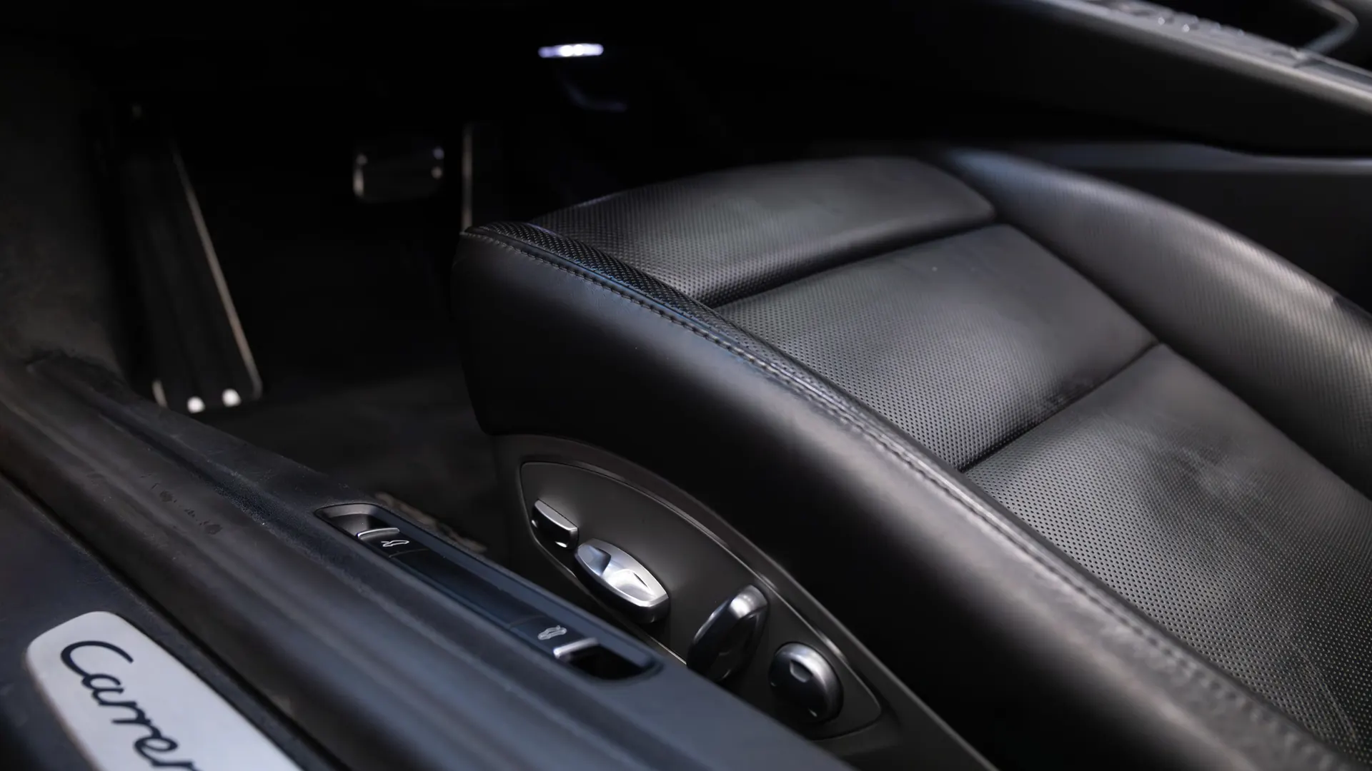Porsche 911 — photo 19