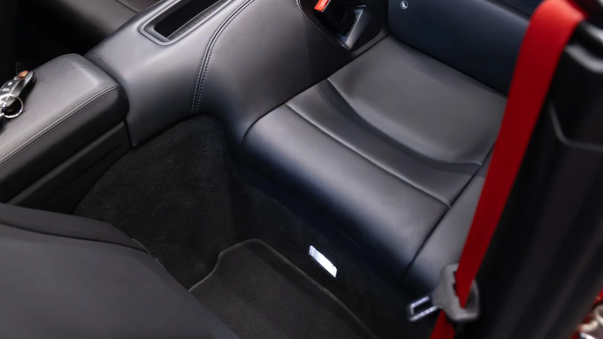 Porsche 911 — photo 46