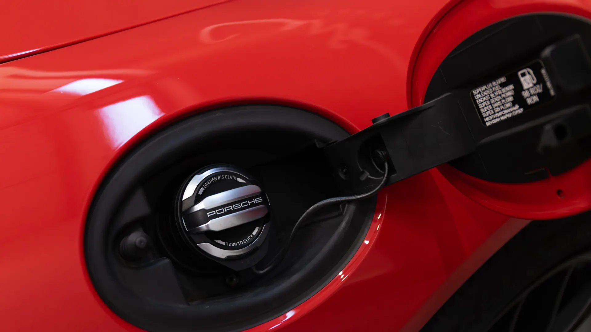 Porsche 911 — photo 13