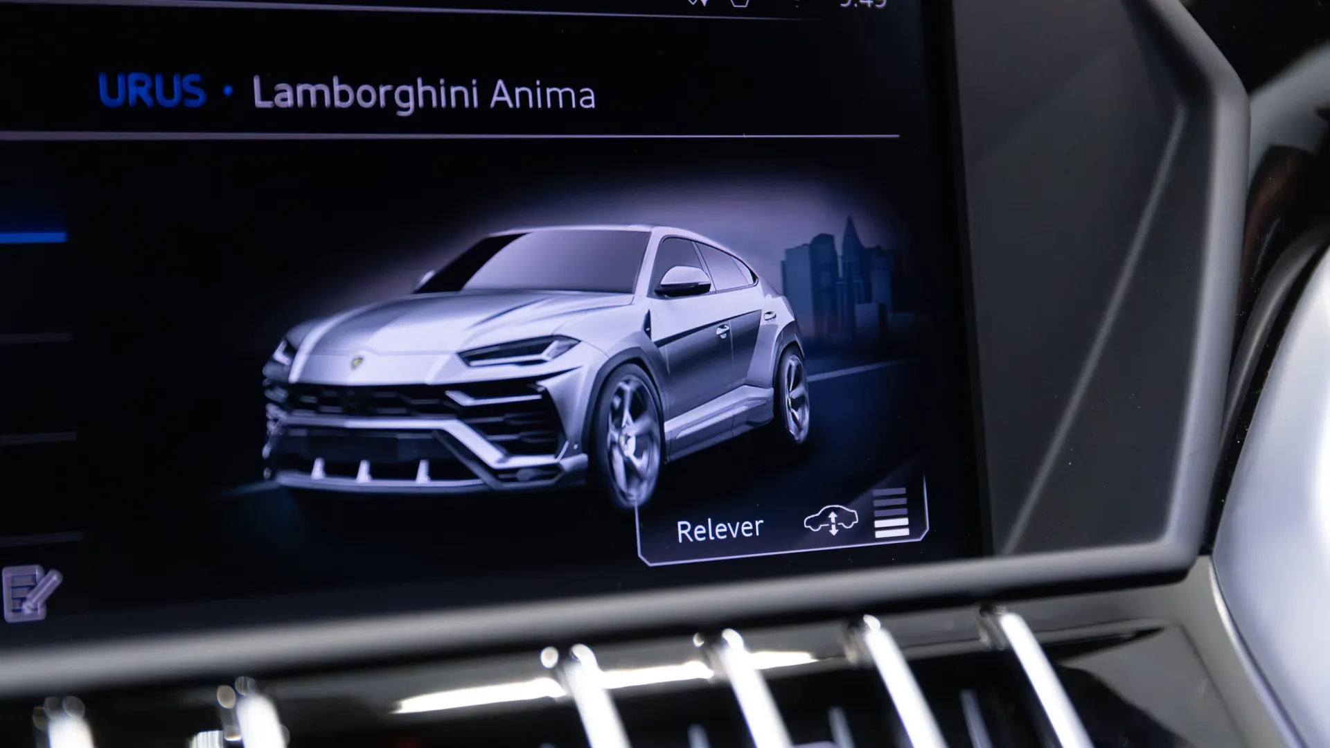 Lamborghini Urus — photo 22