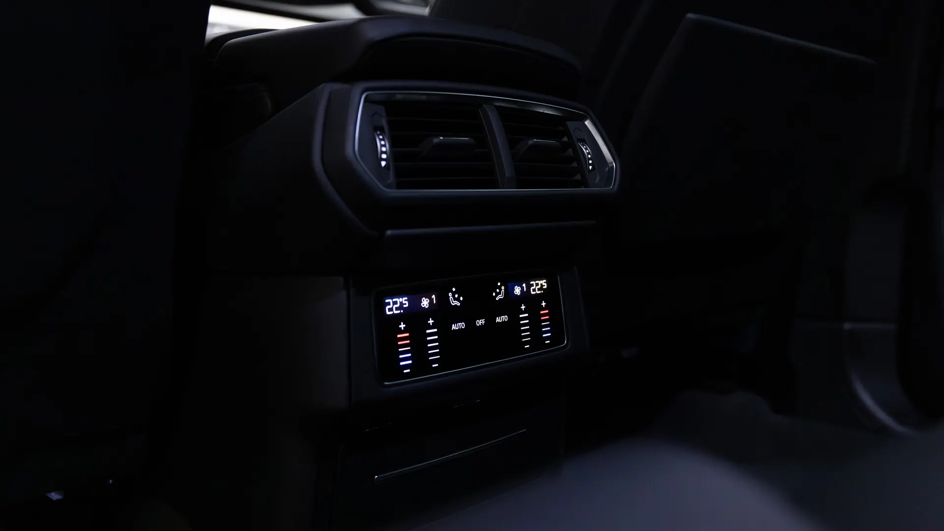 Lamborghini Urus — photo 32