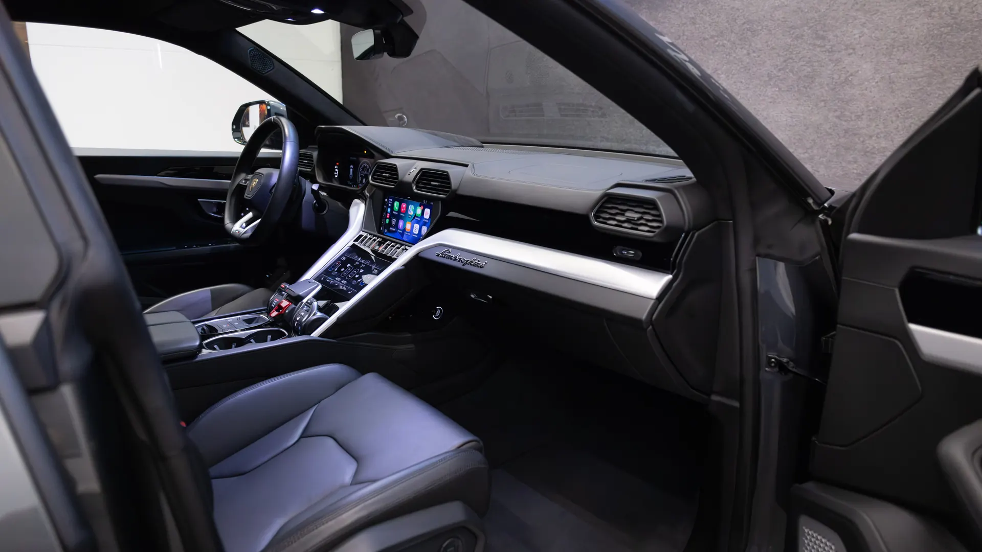 Lamborghini Urus — photo 15