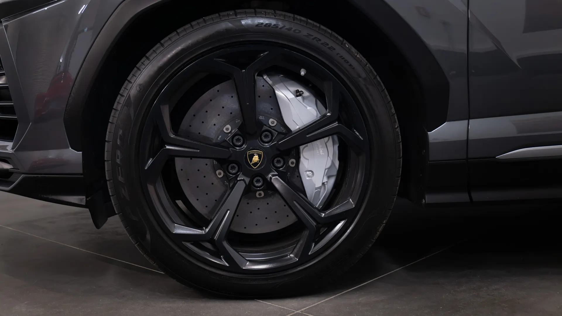 Lamborghini Urus — photo 4