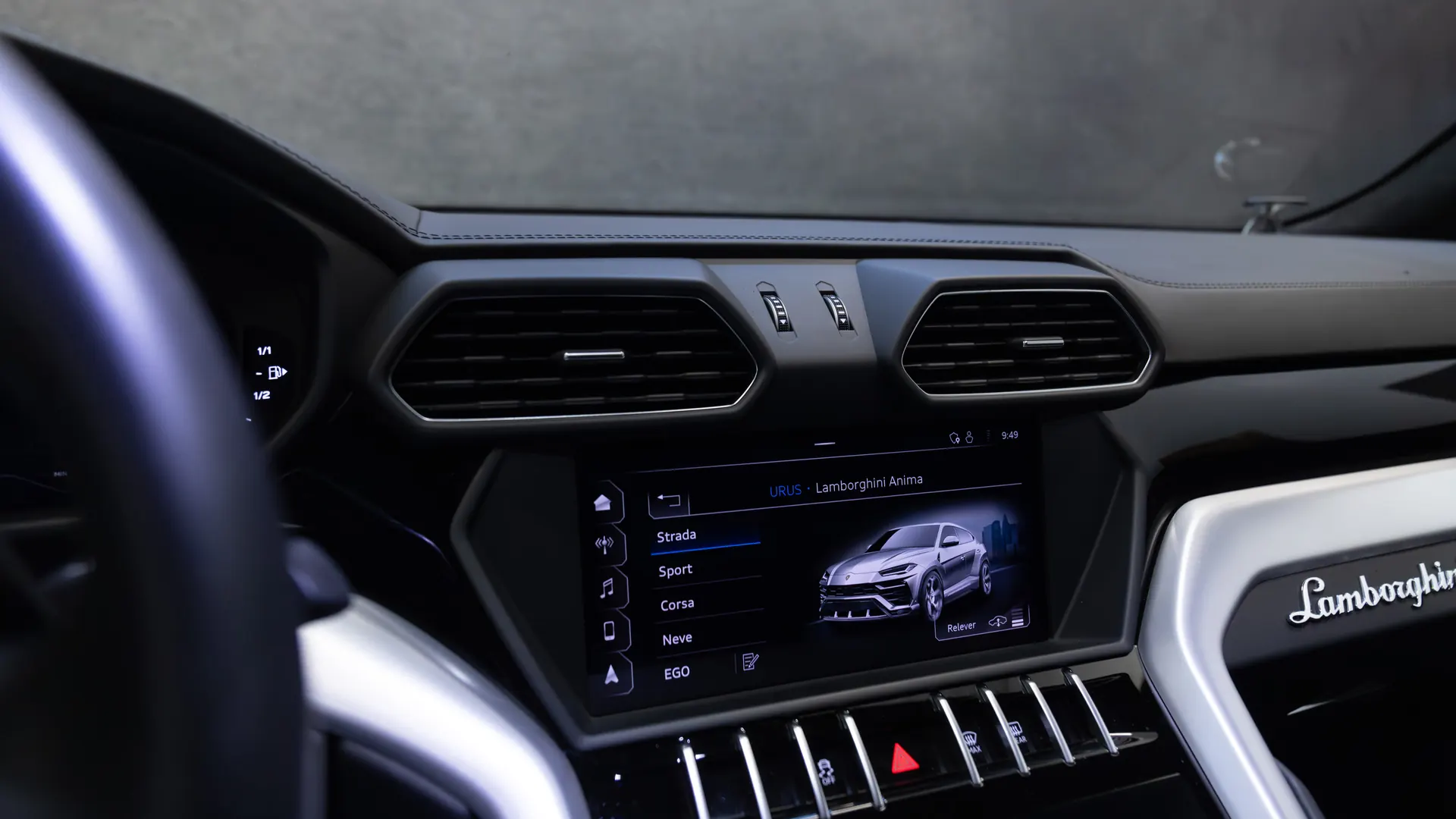 Lamborghini Urus — photo 23