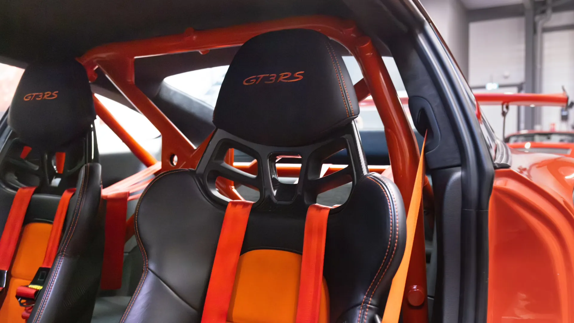 Porsche 911 — photo 11