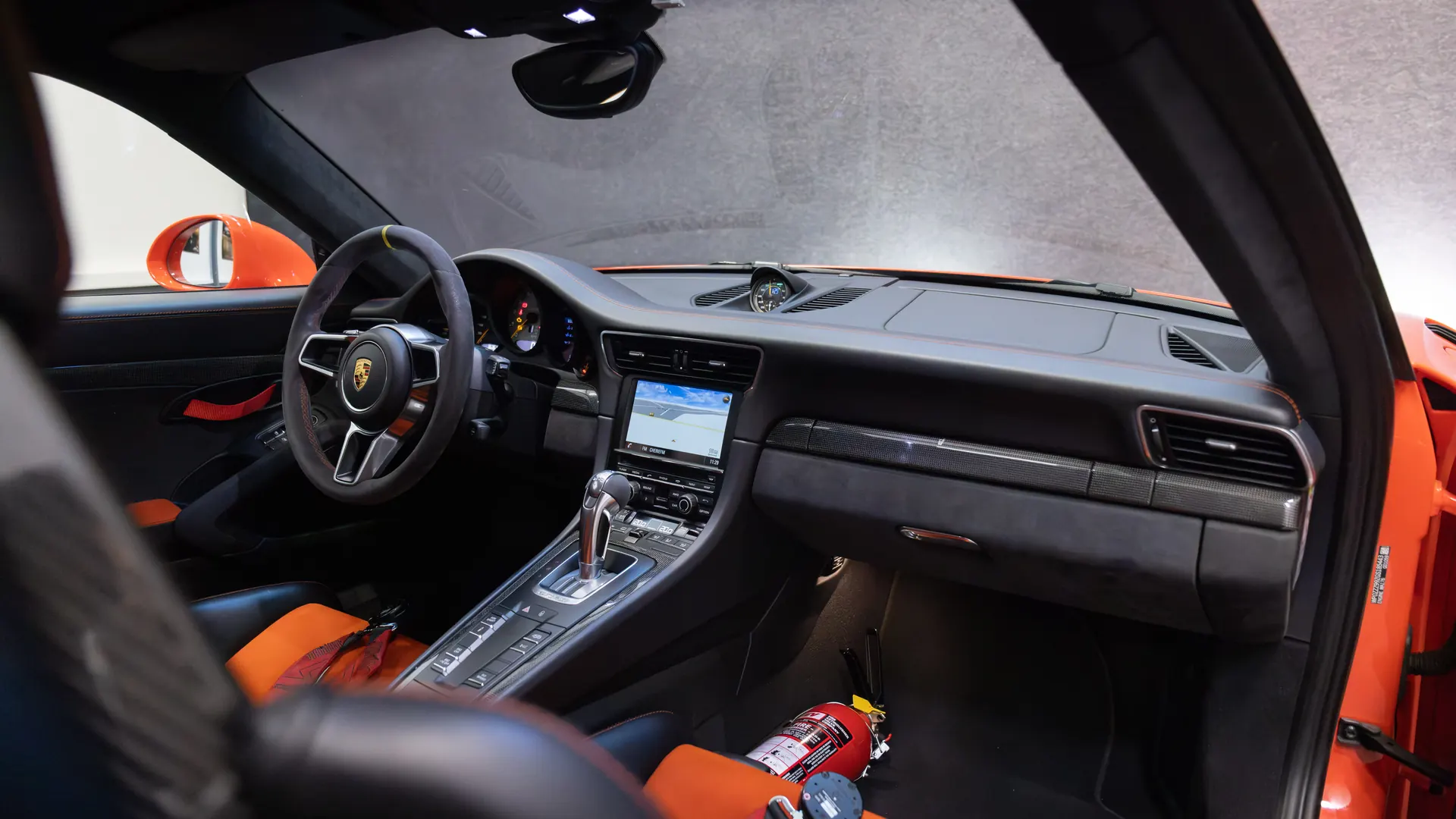 Porsche 911 — photo 21