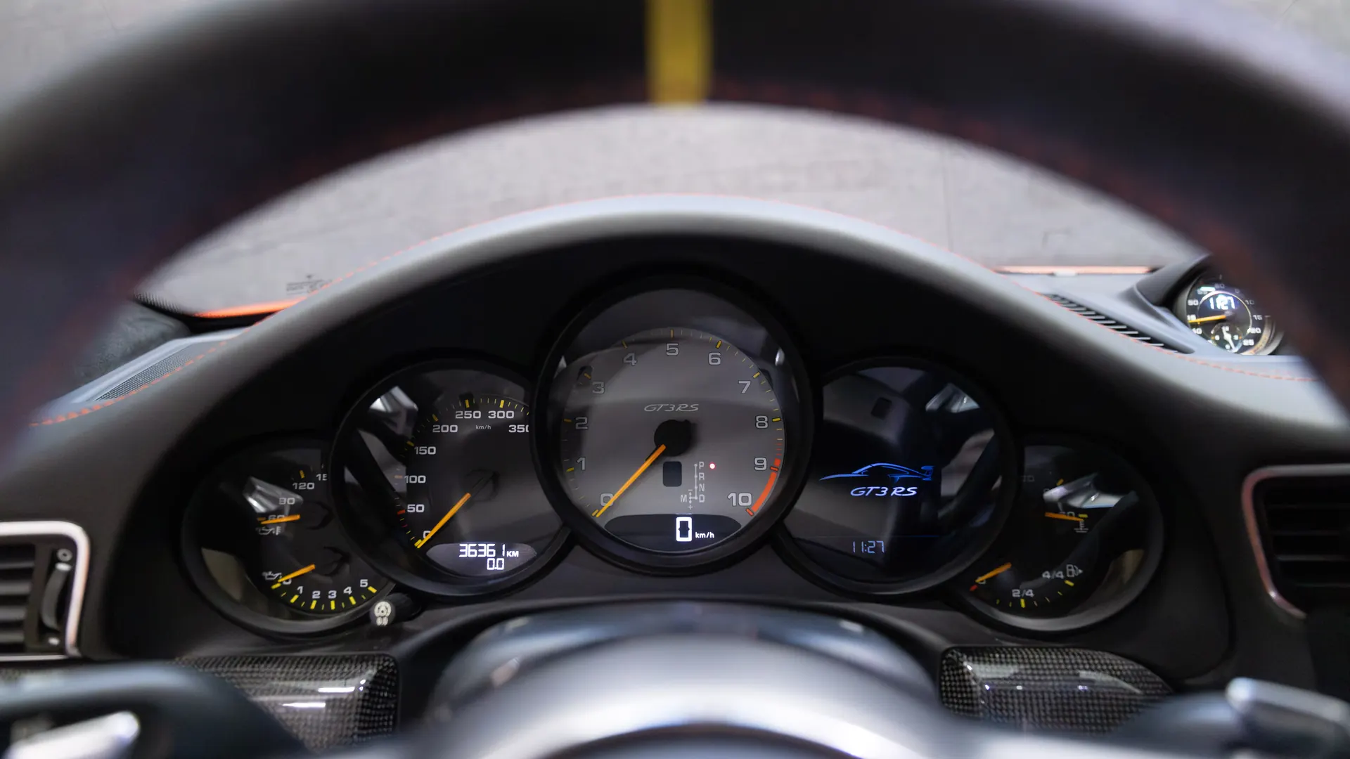 Porsche 911 — photo 17