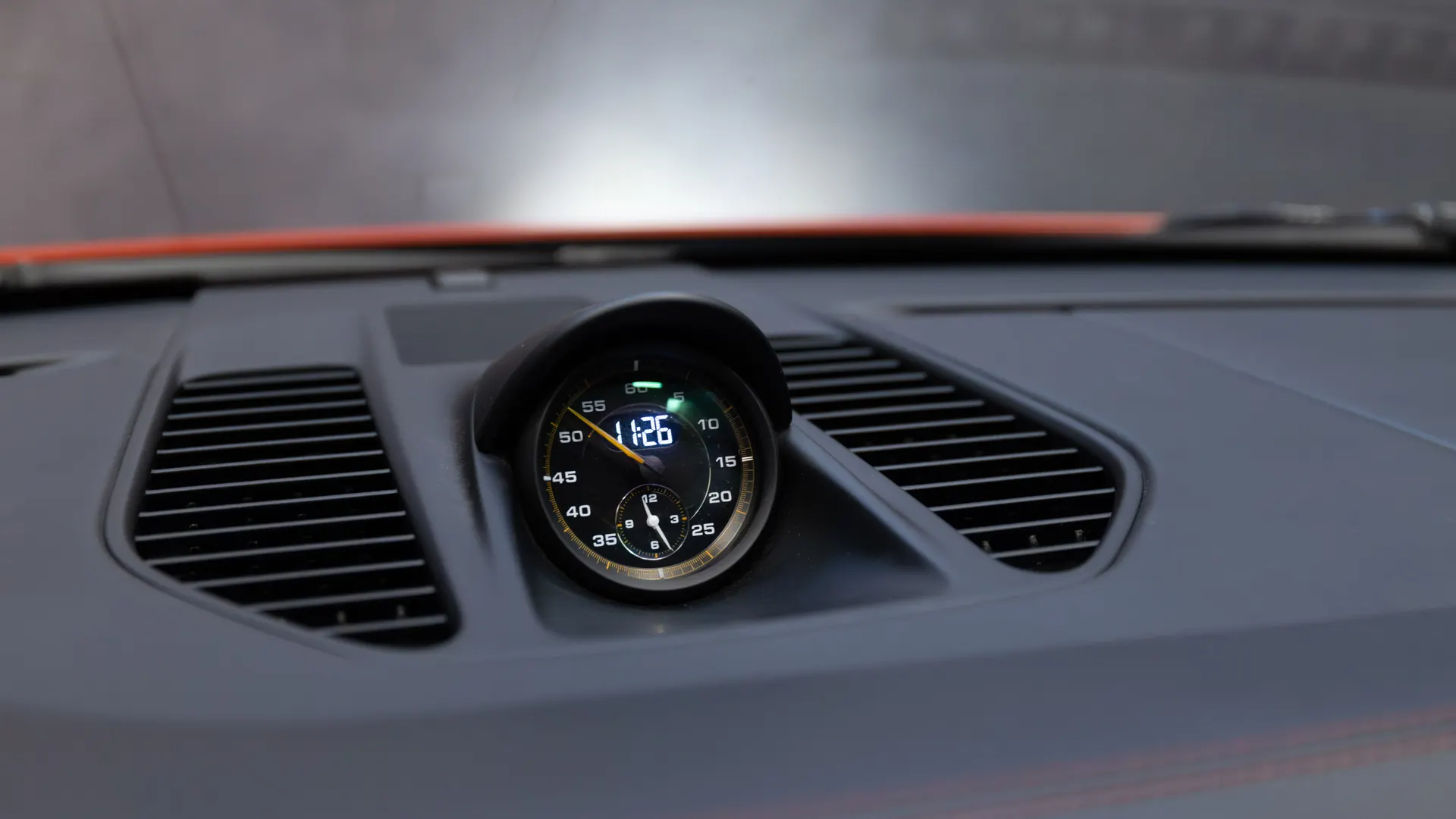Porsche 911 — photo 19