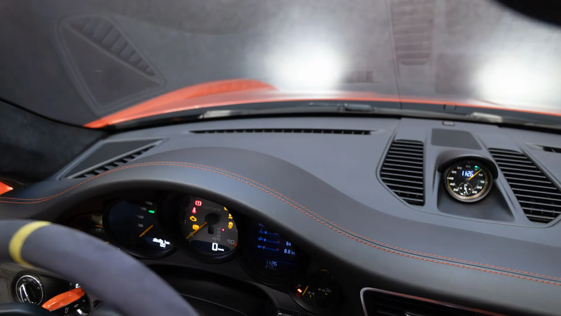 Porsche 911 — photo 18