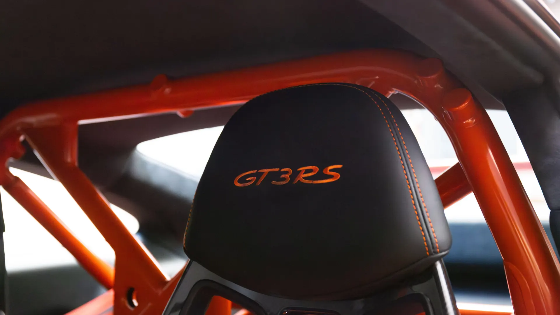 Porsche 911 — photo 12