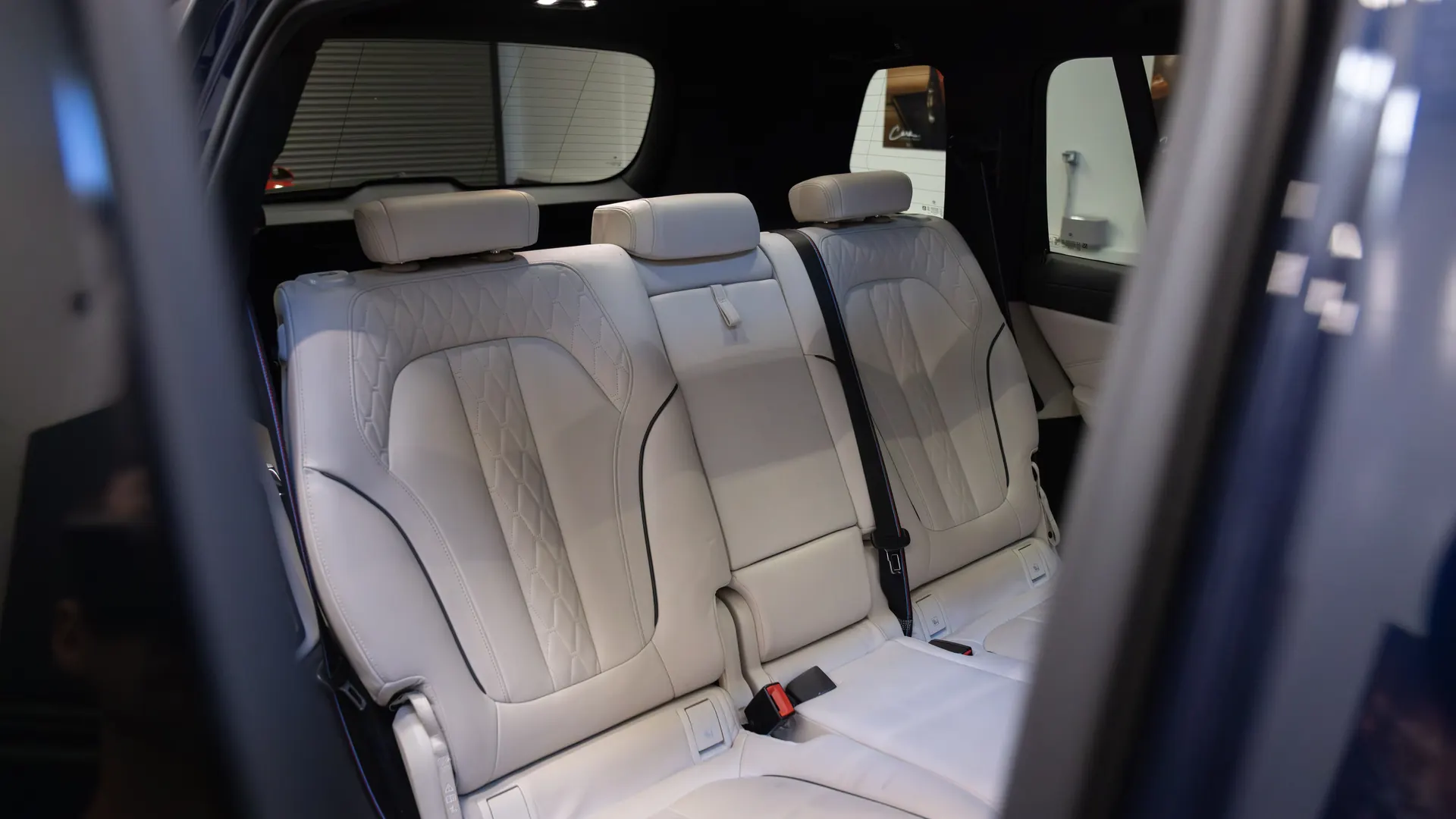 BMW X7 — photo 25