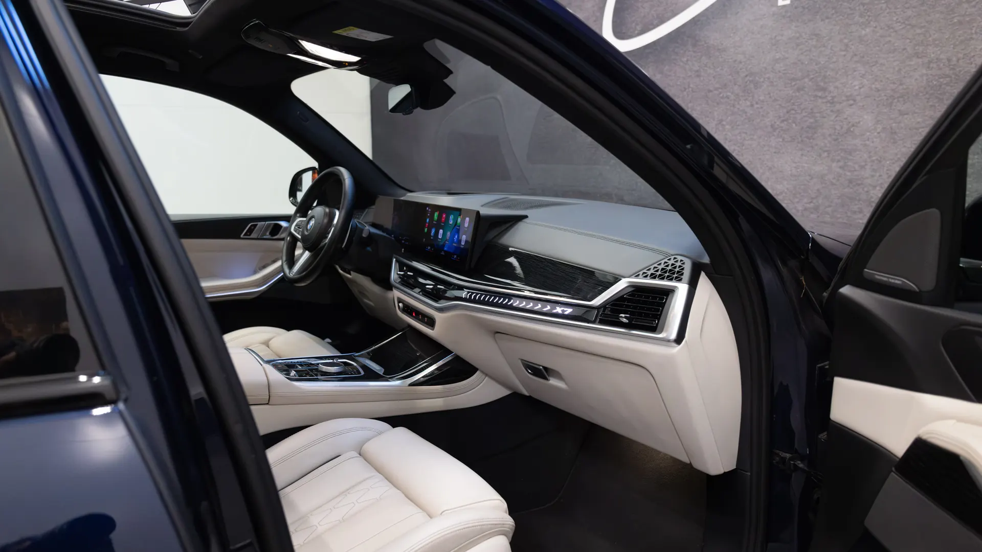 BMW X7 — photo 22