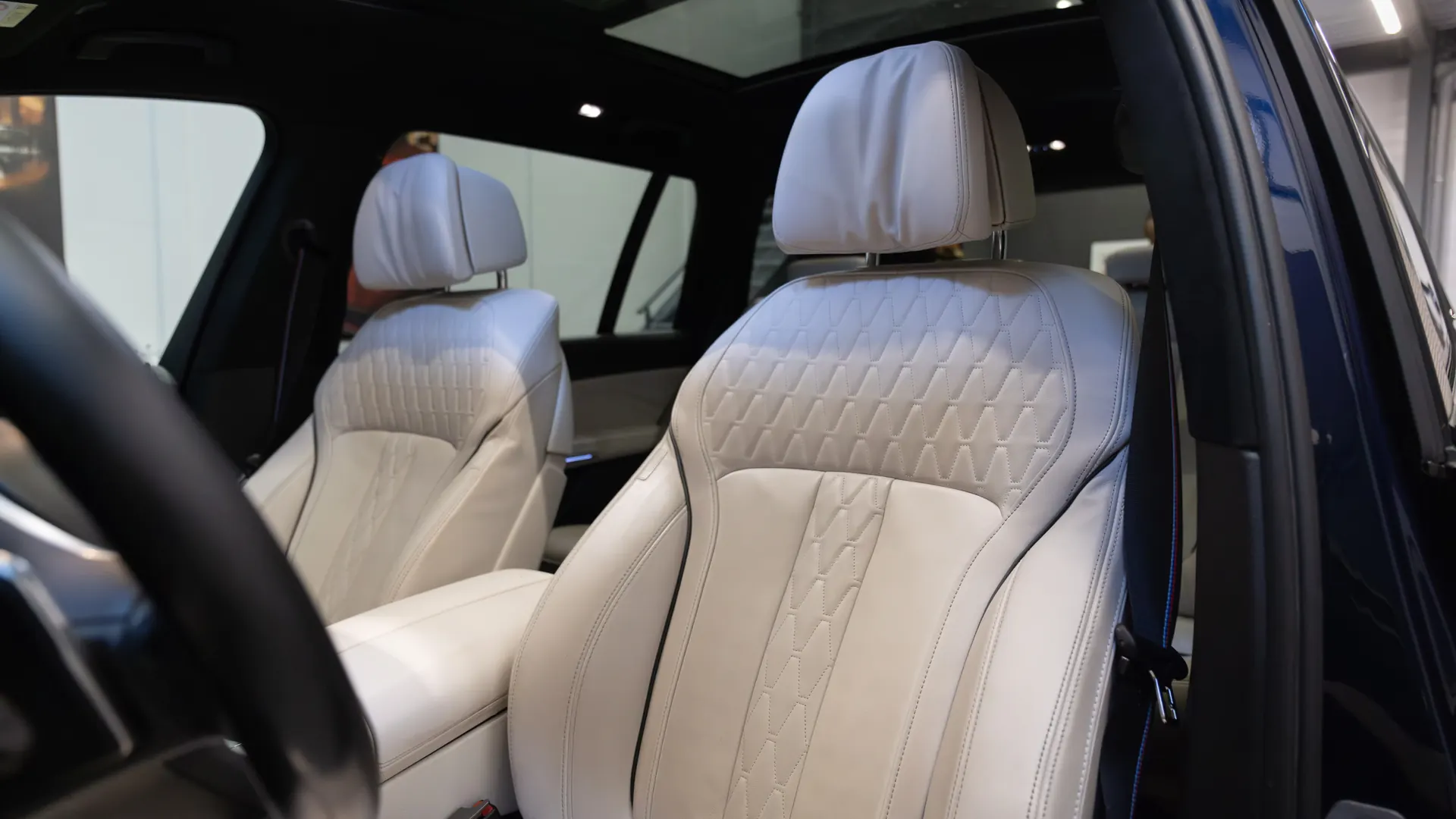 BMW X7 — photo 15