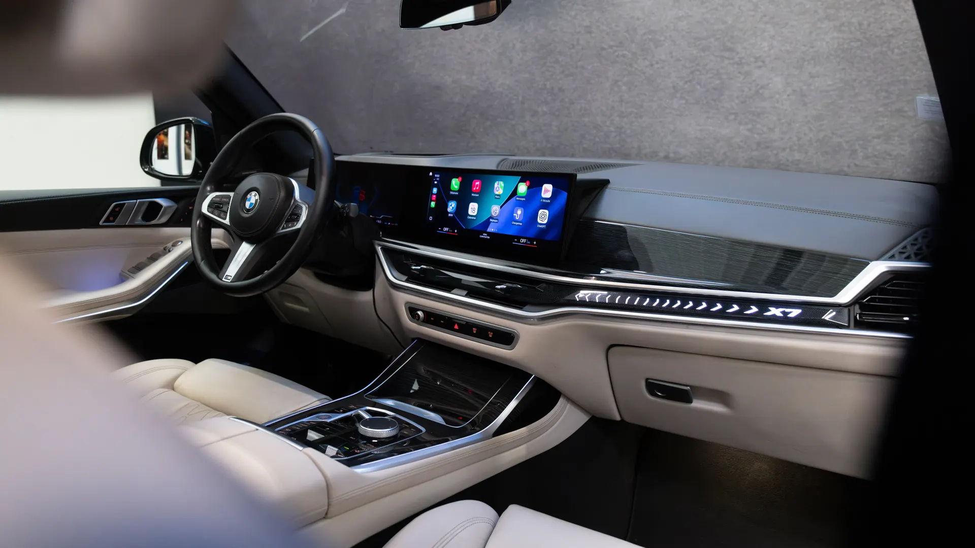 BMW X7 — photo 23
