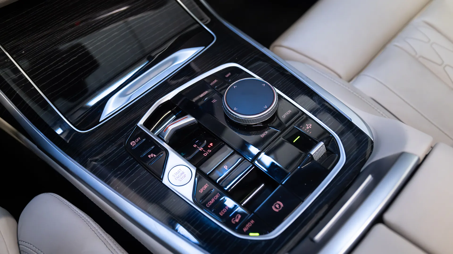 BMW X7 — photo 35