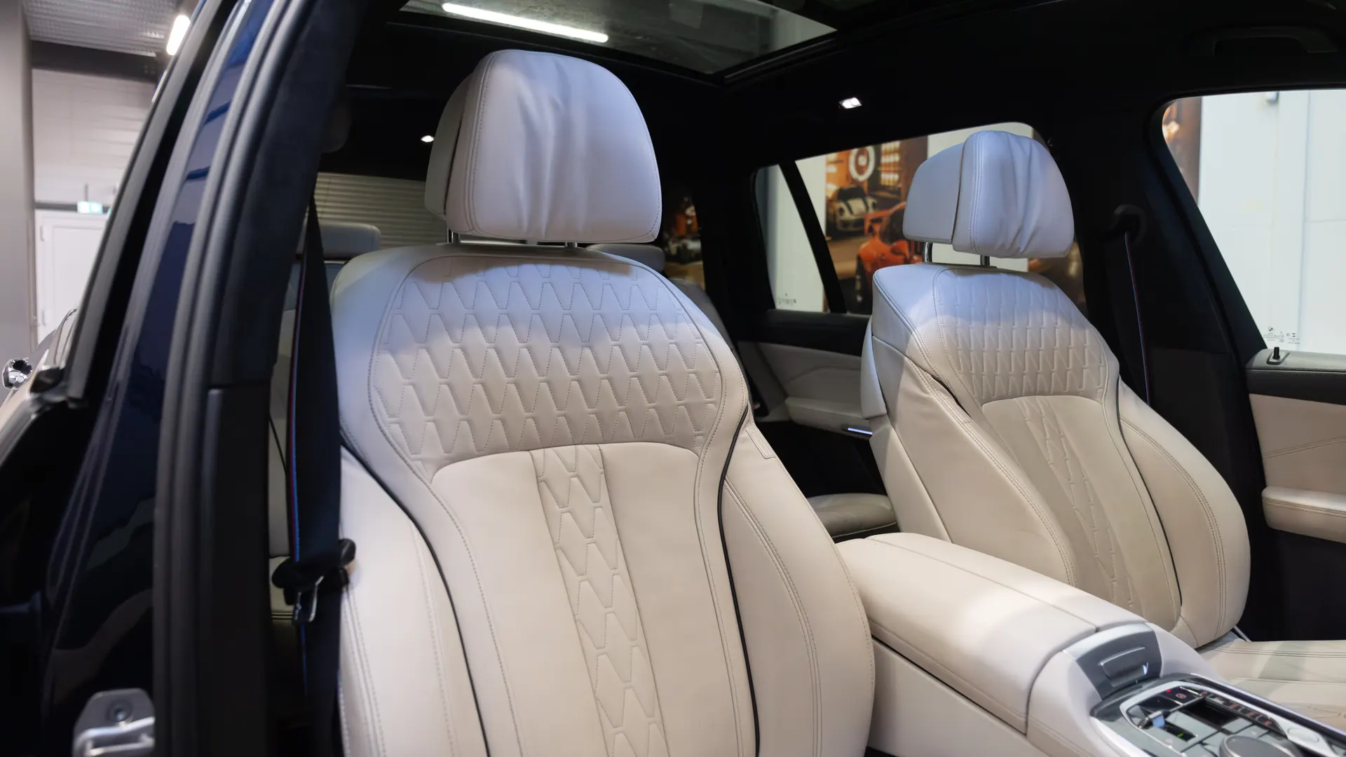 BMW X7 — photo 20