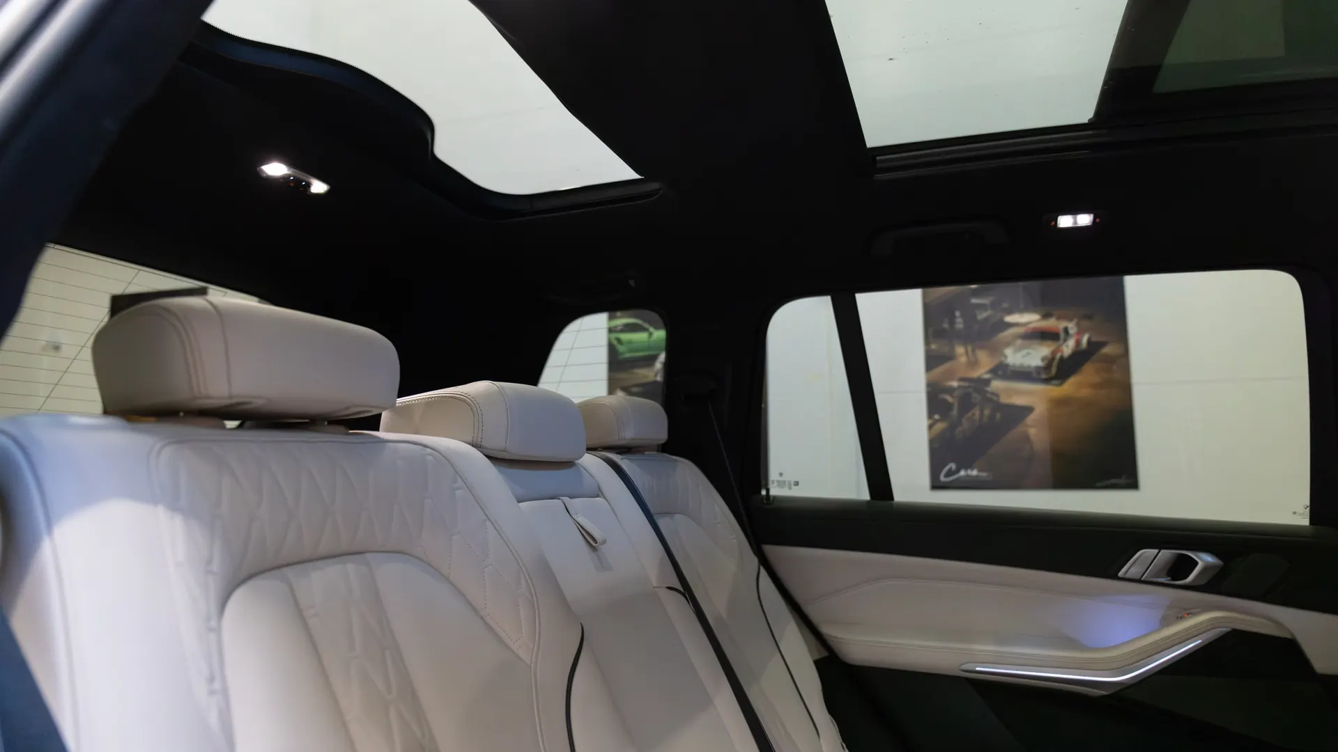 BMW X7 — photo 24