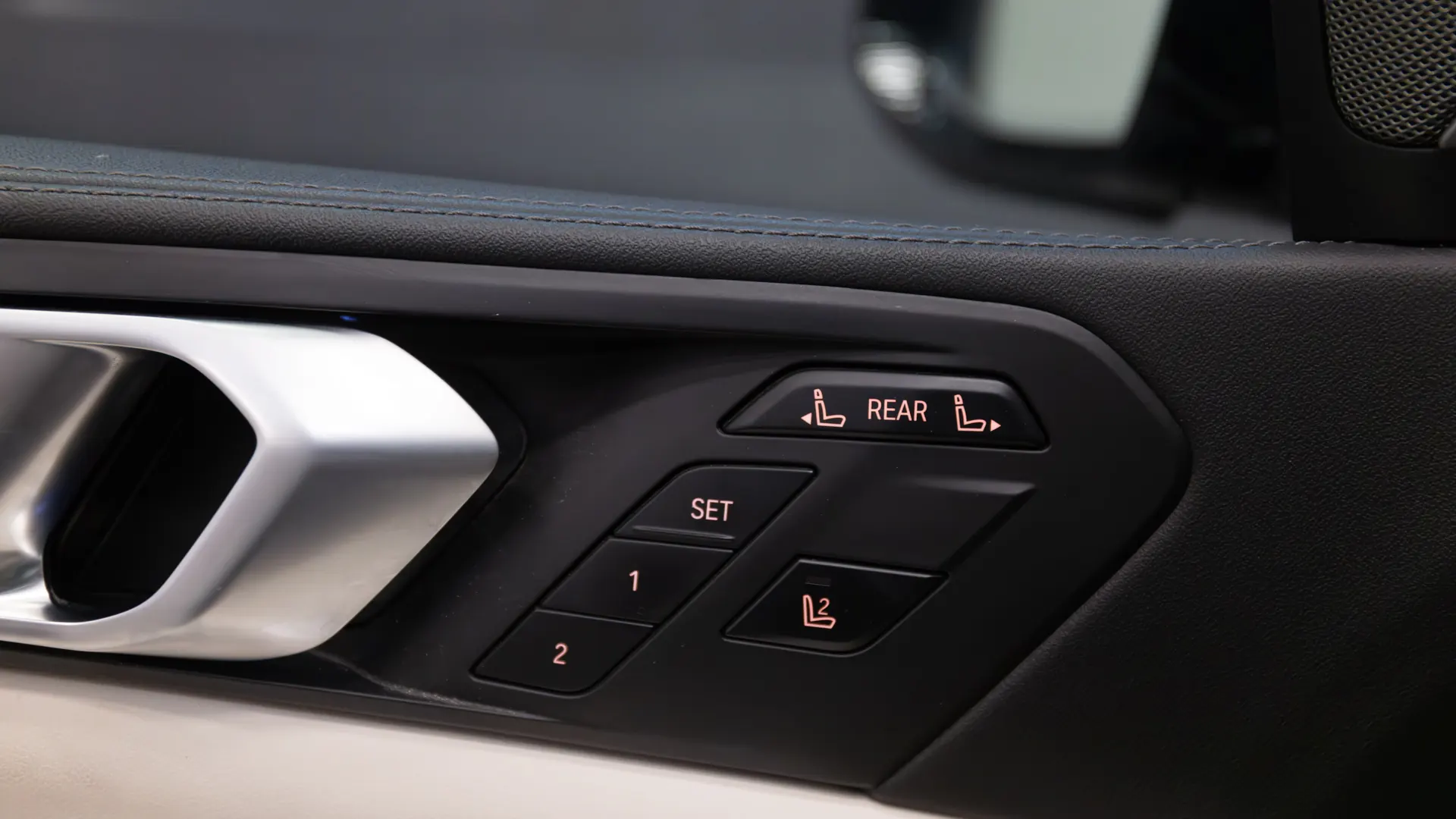 BMW X7 — photo 8