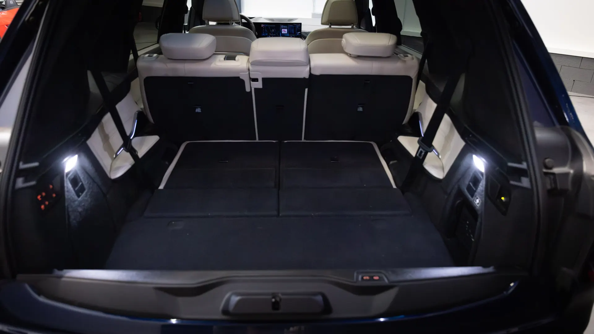 BMW X7 — photo 37