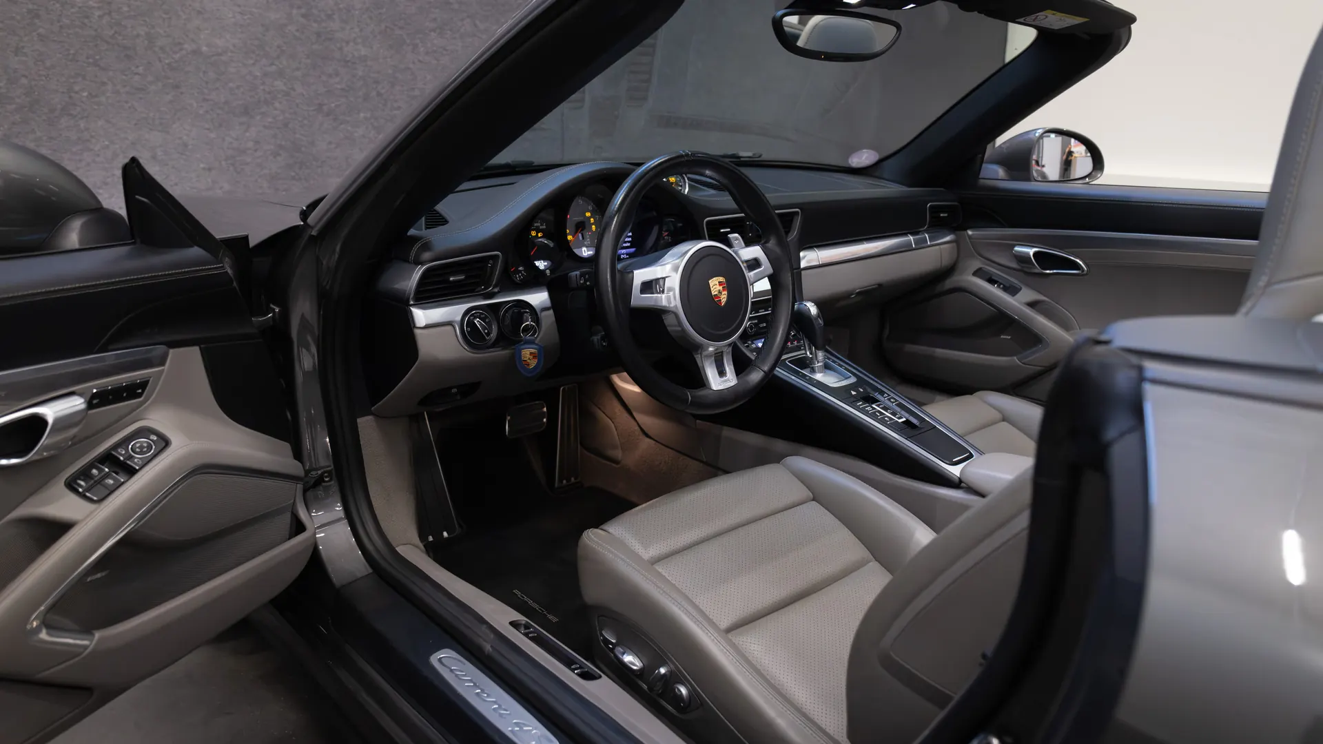 Porsche 991.1 — photo 13