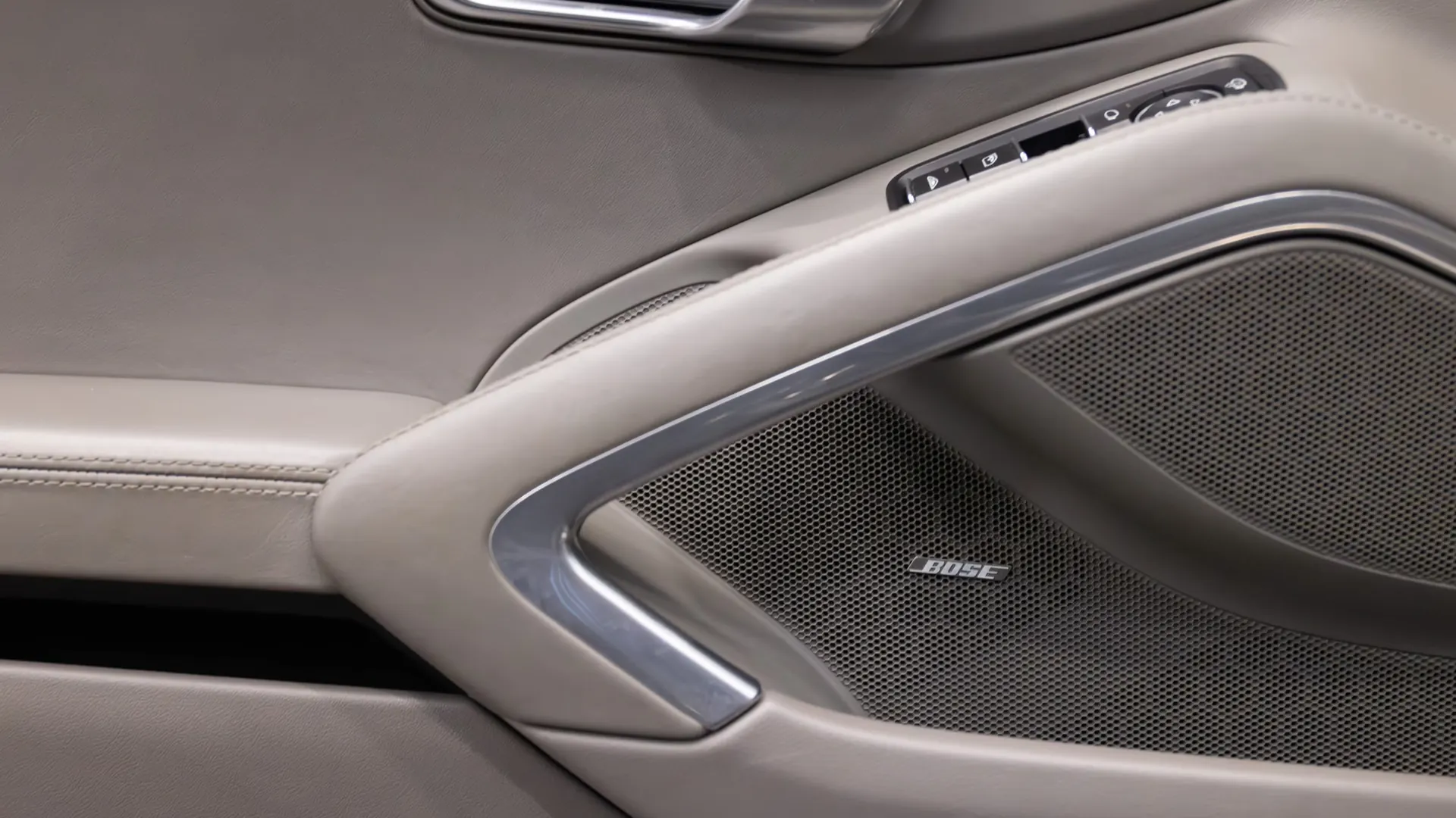 Porsche 991.1 — photo 12