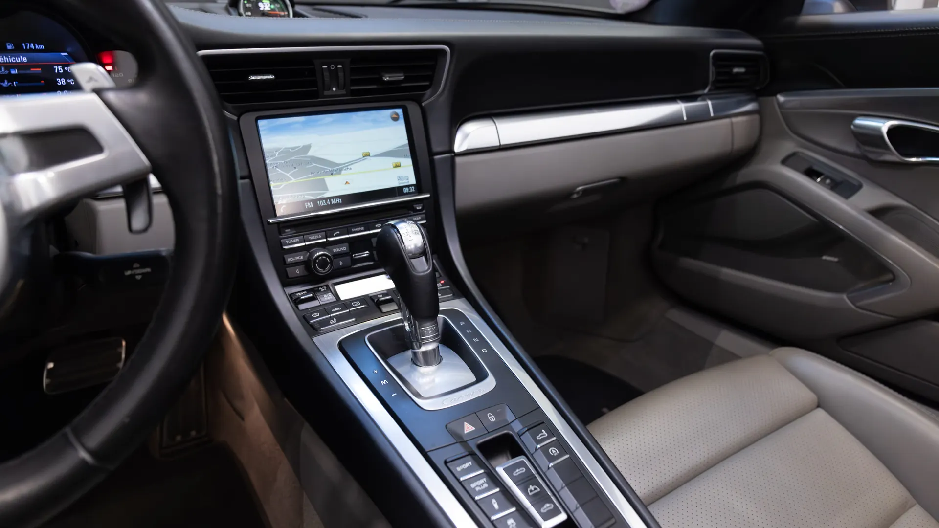 Porsche 991.1 — photo 29