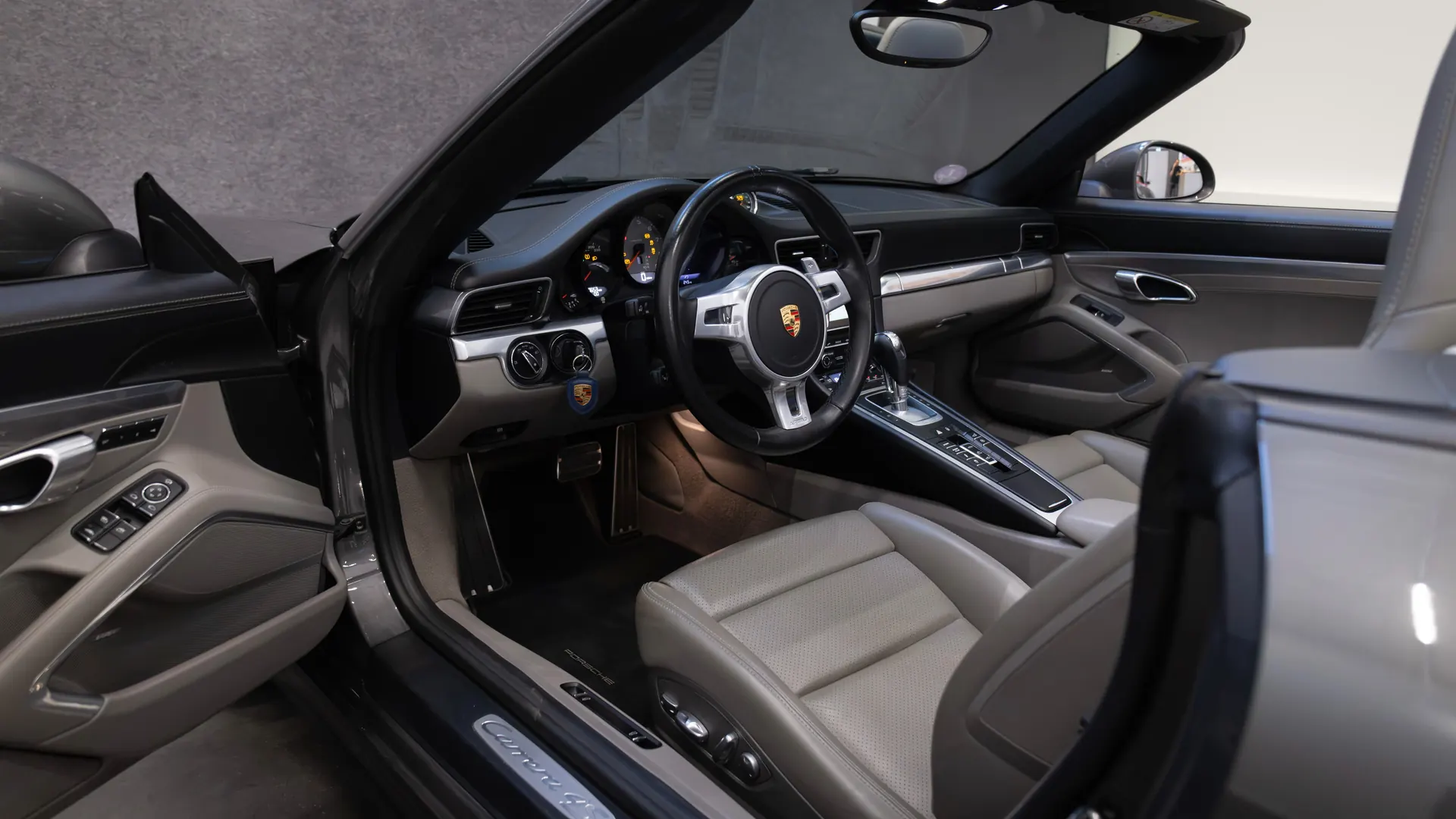 Porsche 991.1 — photo 14