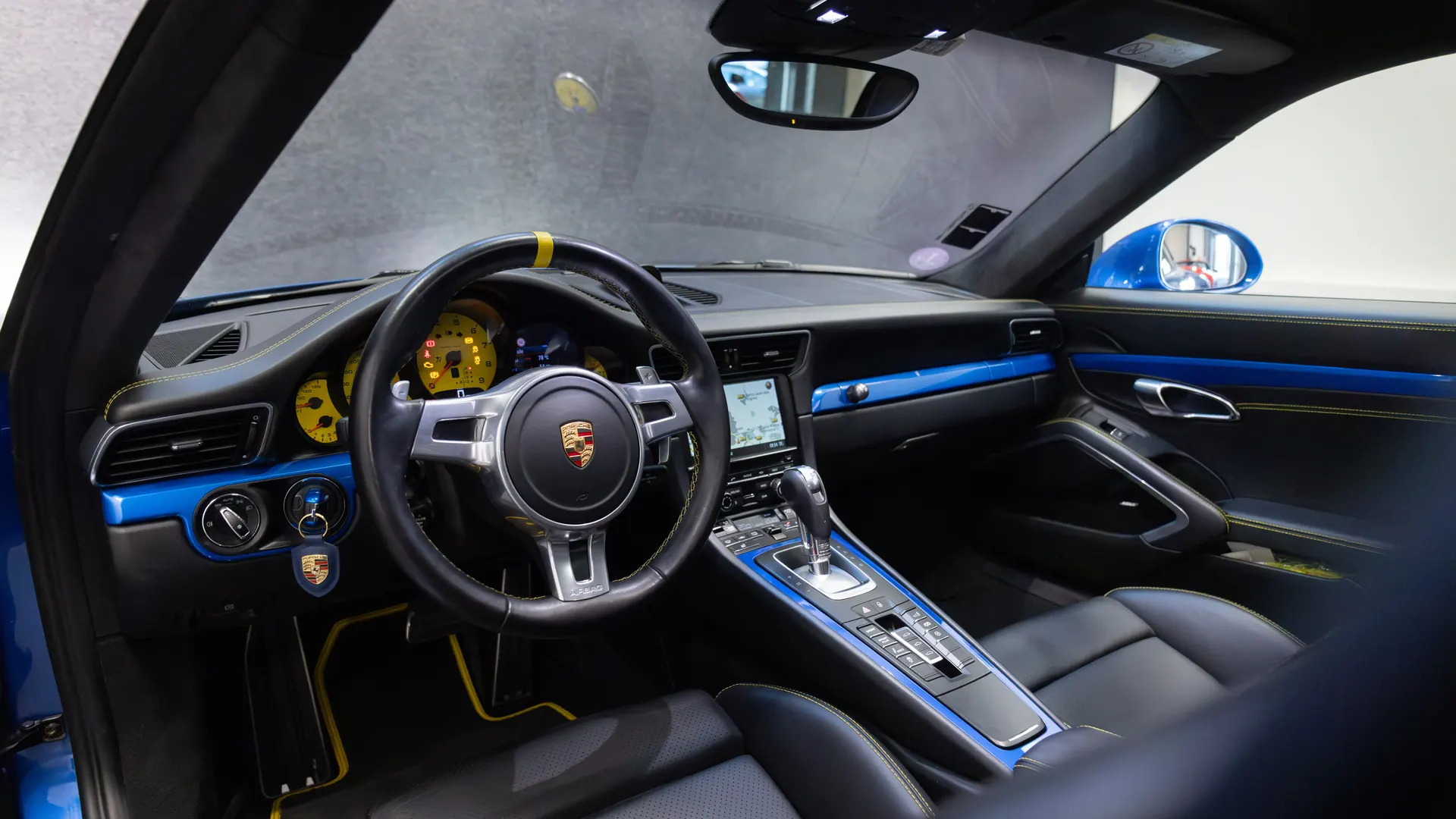 Porsche 991.1 — photo 13