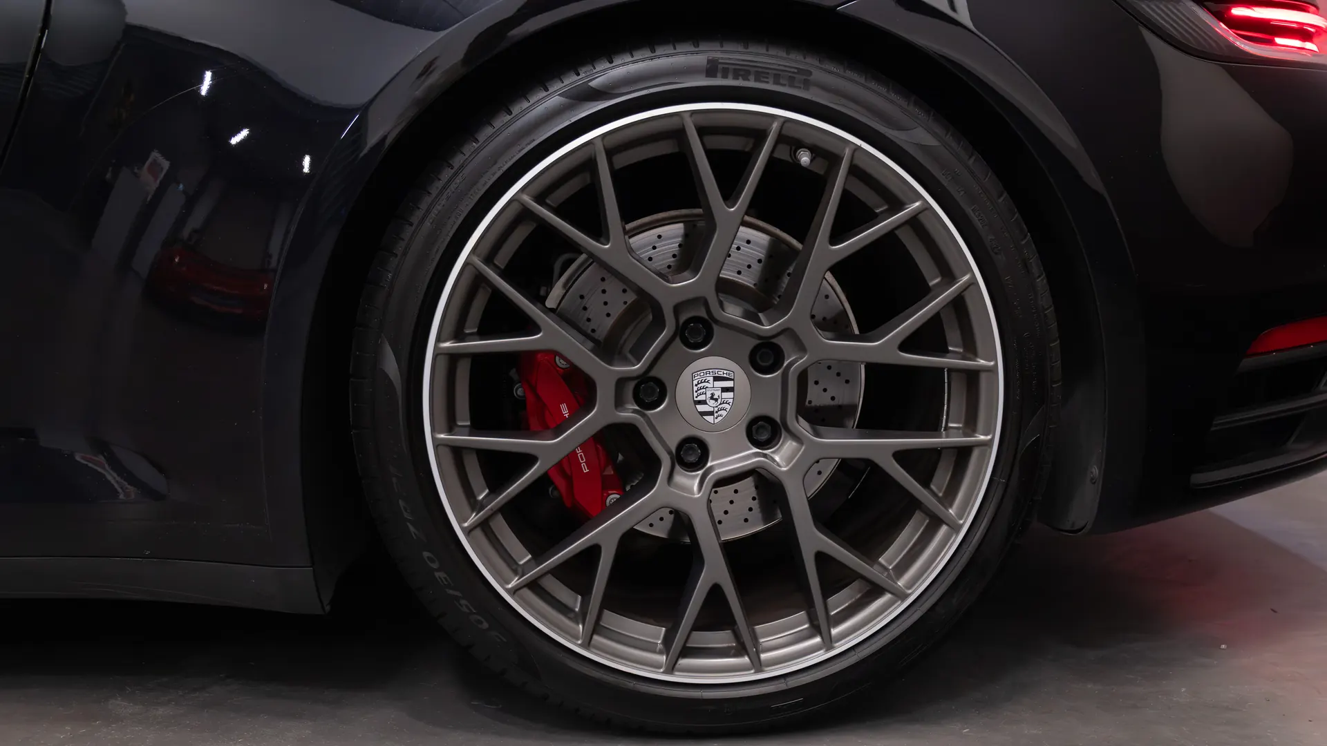 Porsche 911 — photo 9