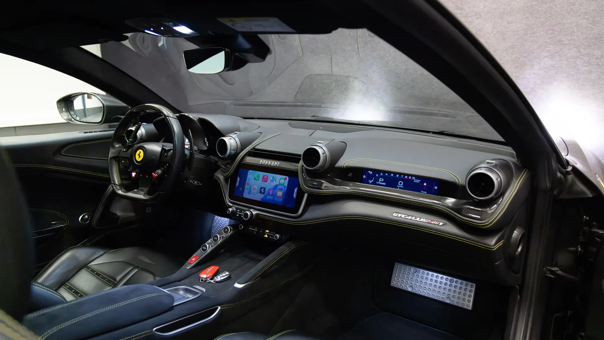 Ferrari GTC4Lusso — photo 35
