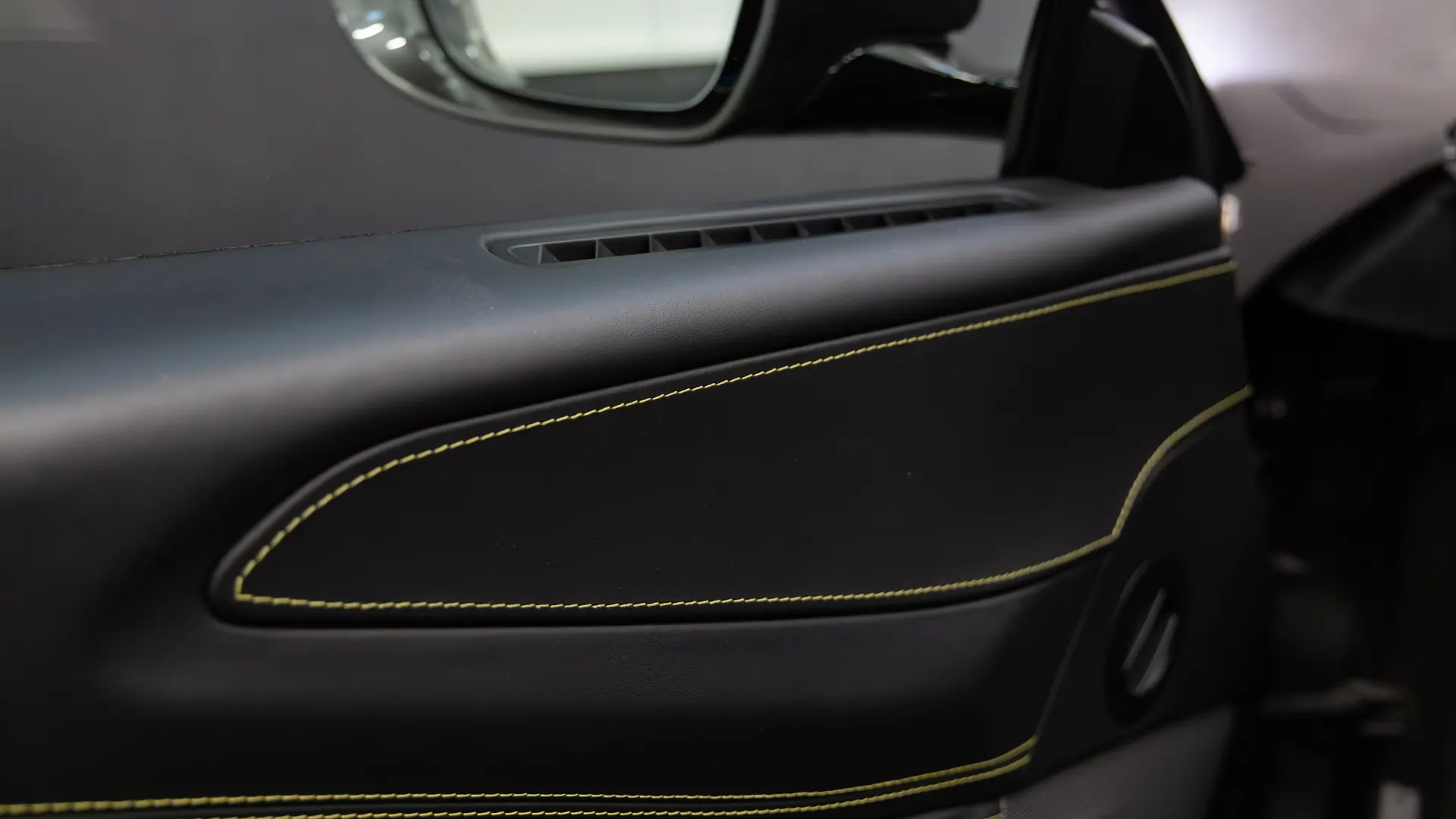 Ferrari GTC4Lusso — photo 9