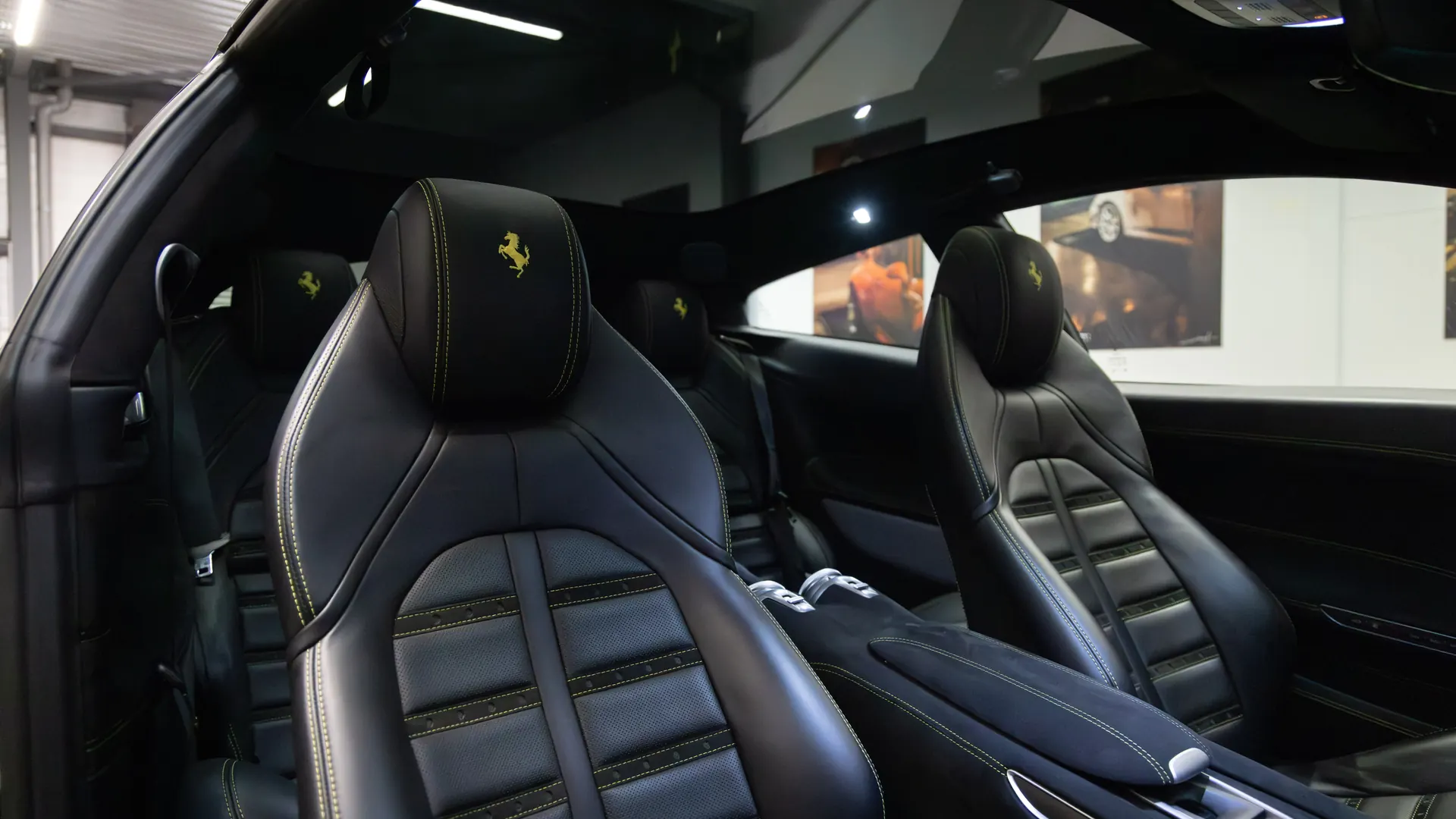 Ferrari GTC4Lusso — photo 33