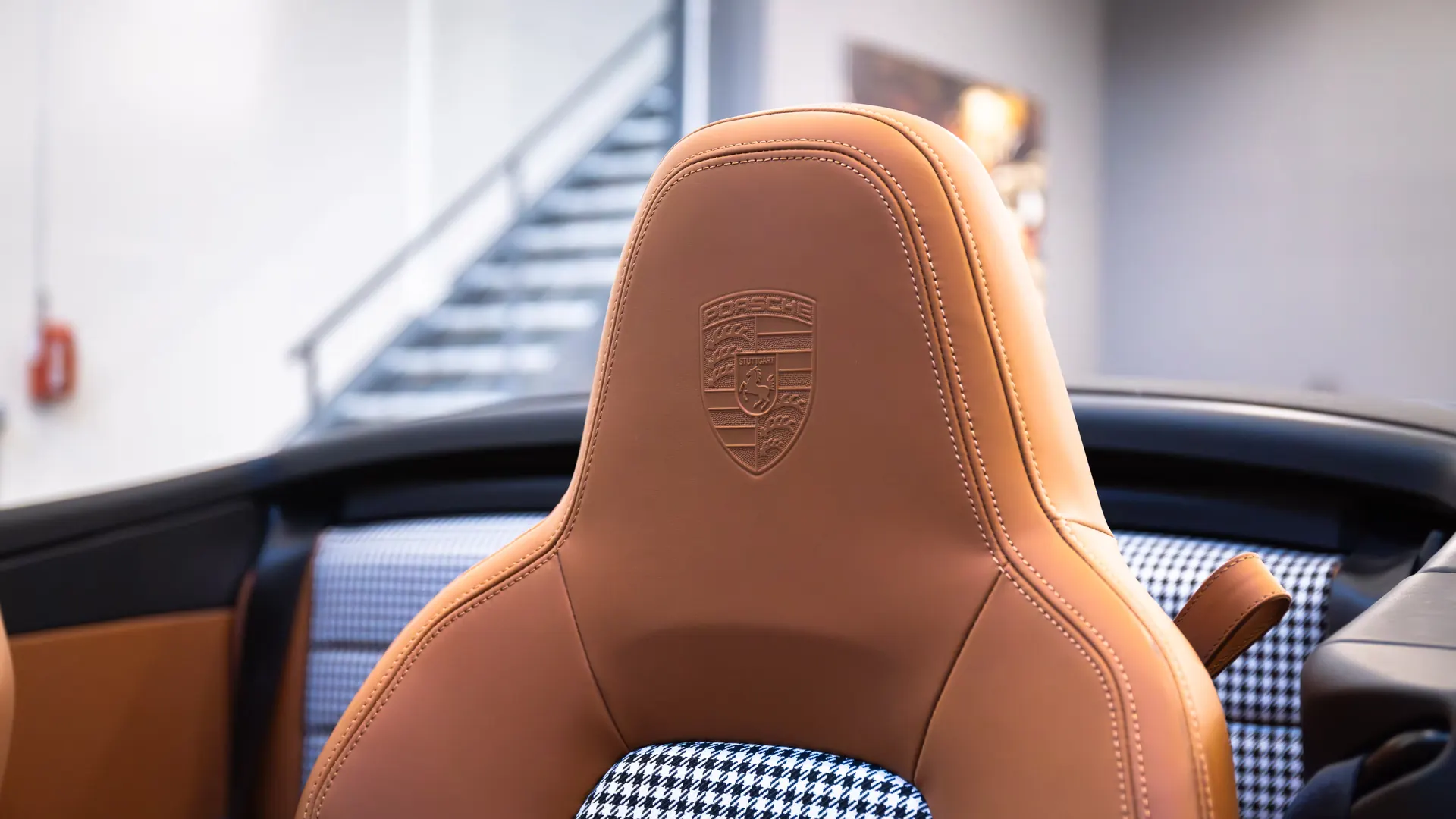 Porsche 911 — photo 21