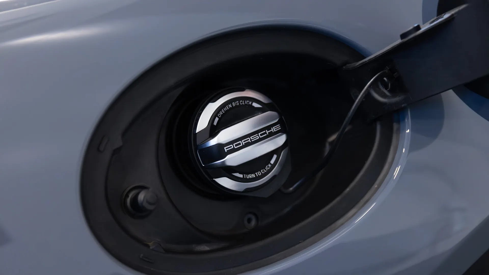 Porsche 911 — photo 14