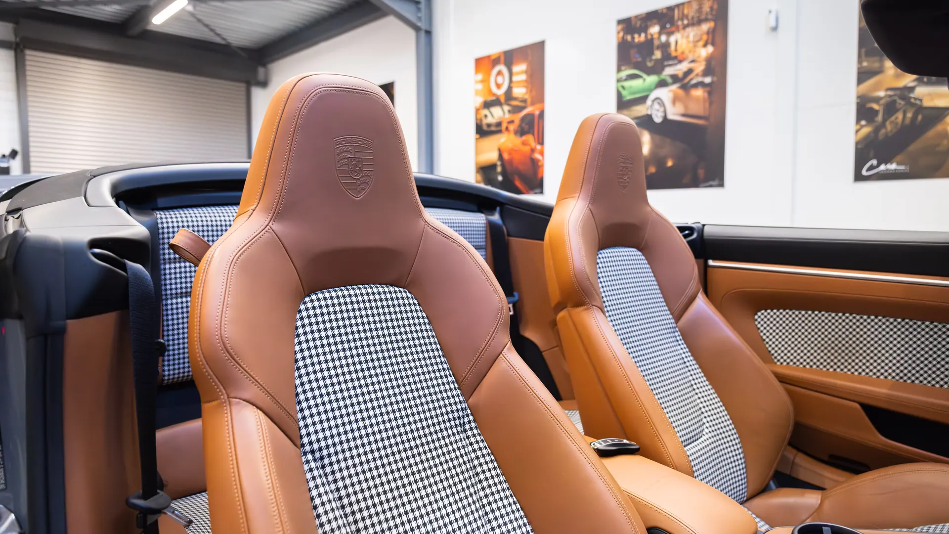 Porsche 911 — photo 23