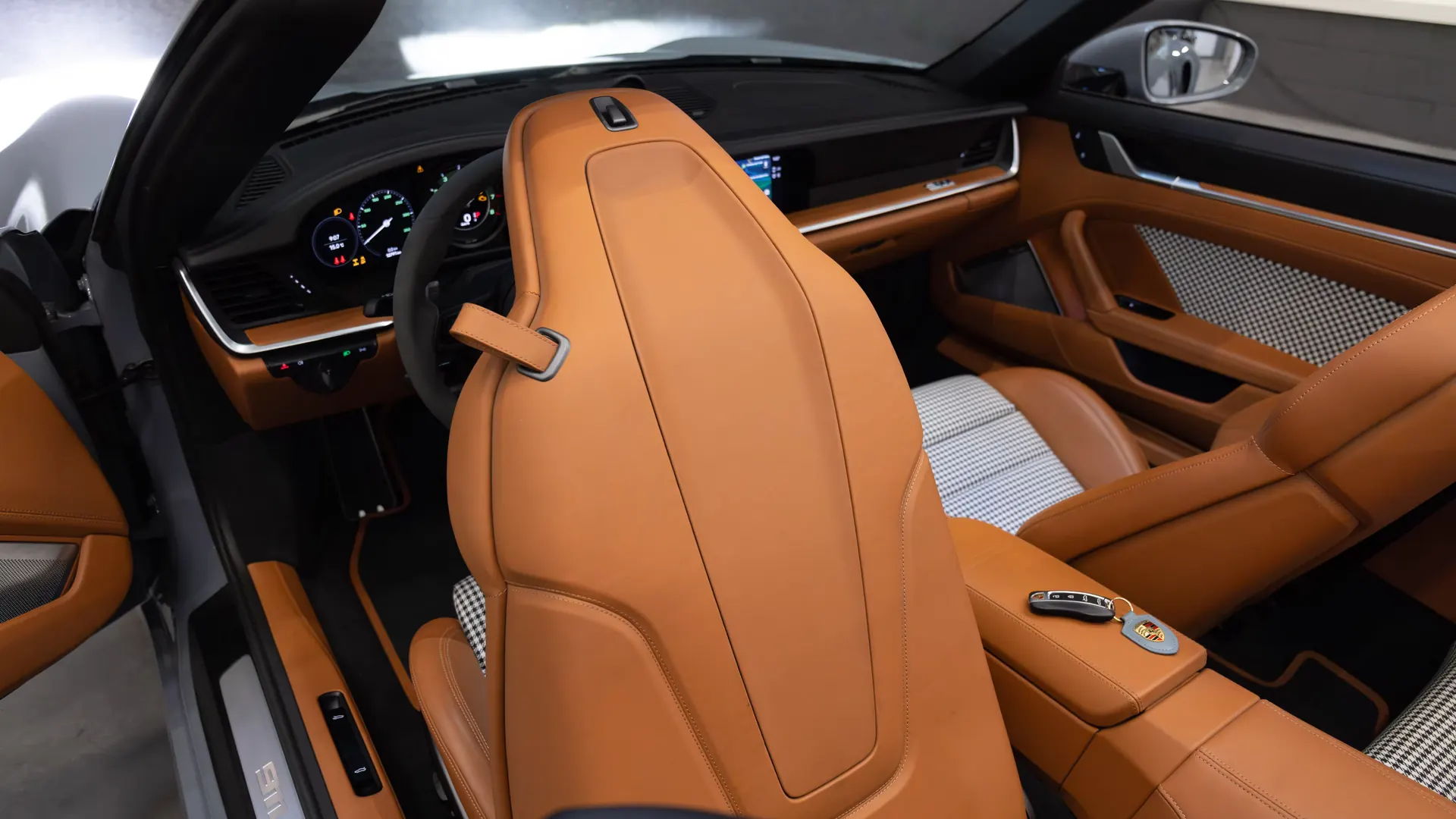 Porsche 911 — photo 39