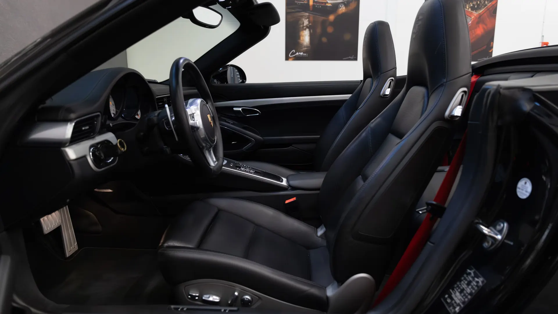 Porsche 911 — photo 17