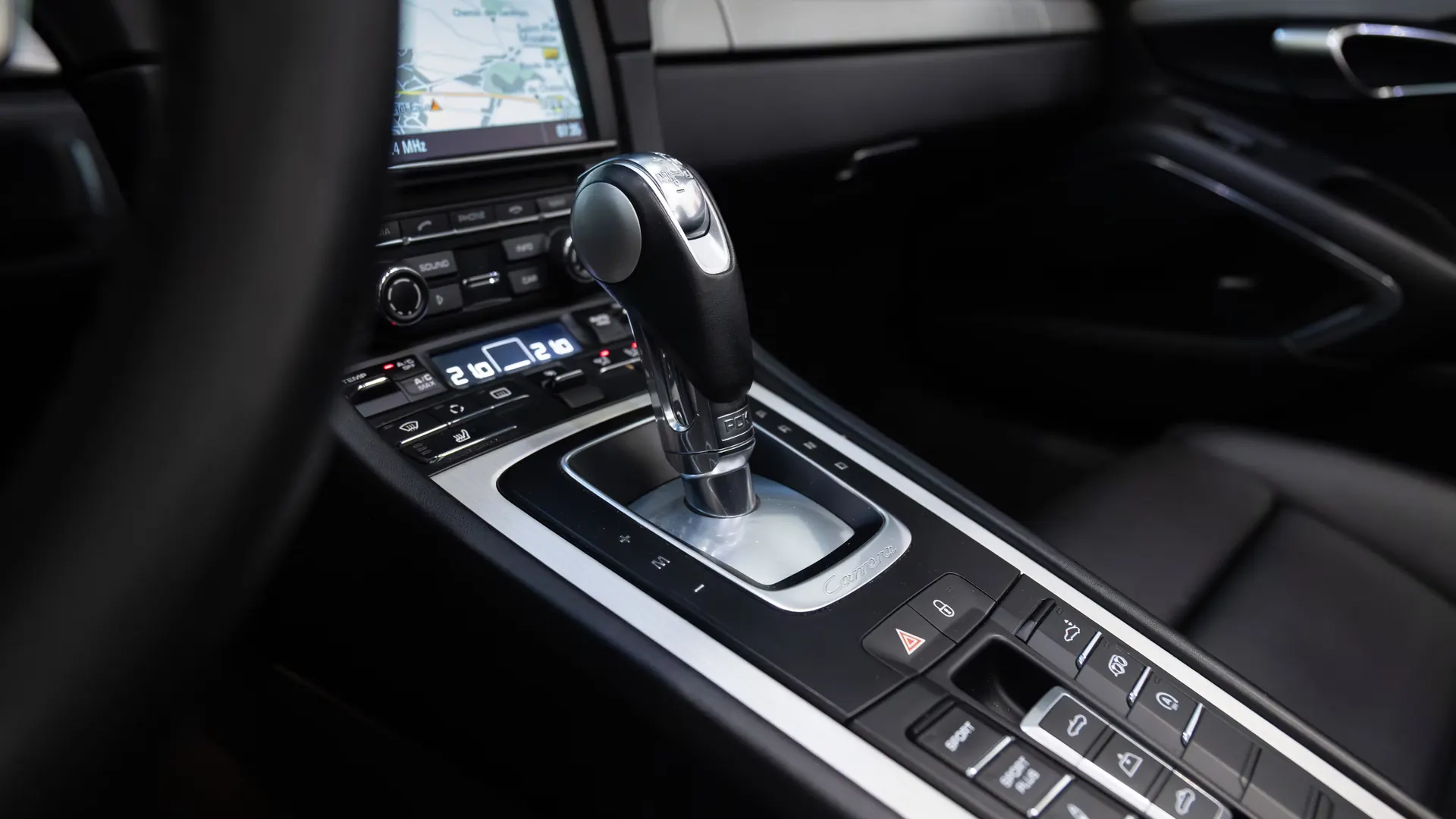 Porsche 911 — photo 27