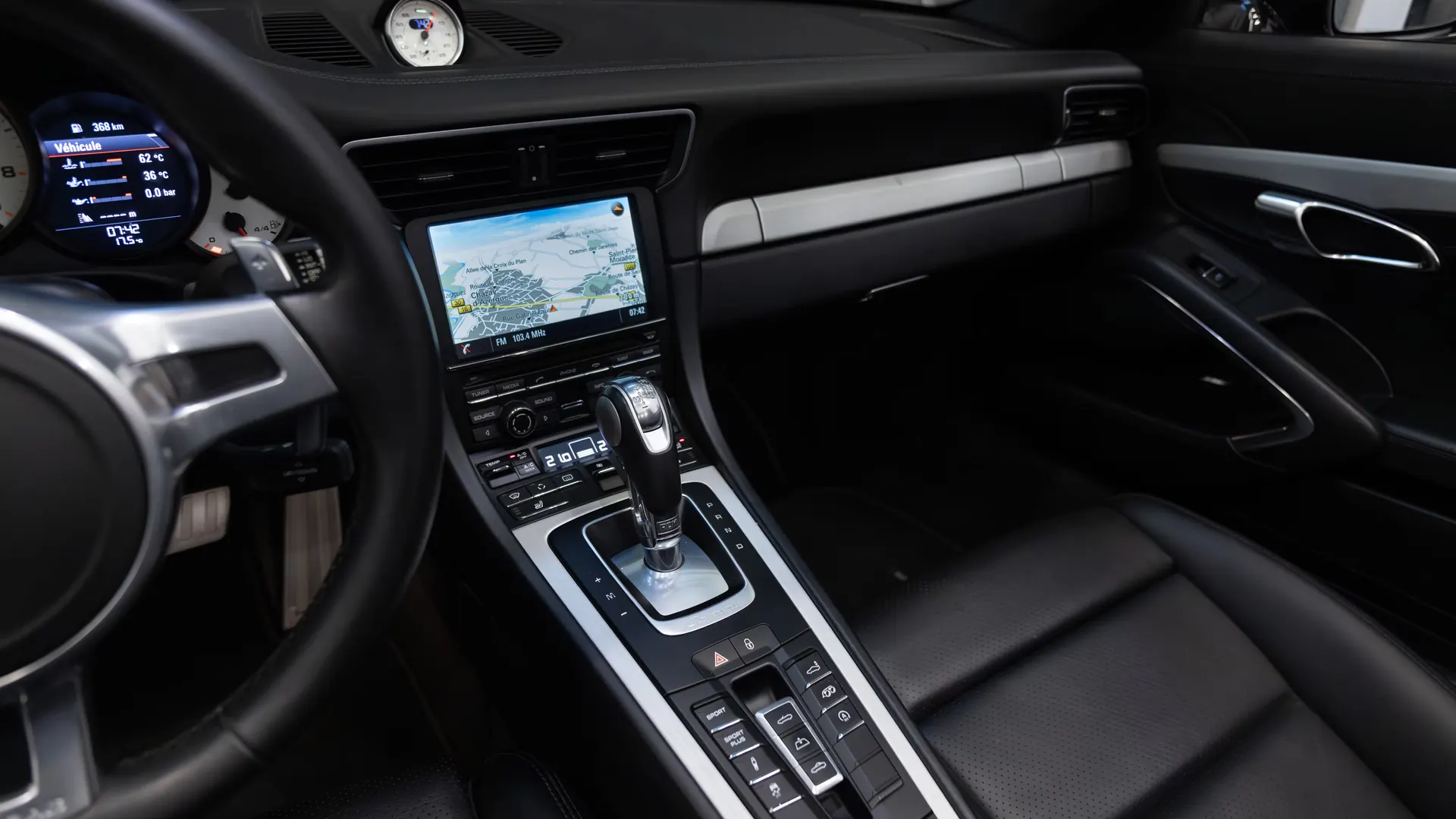 Porsche 911 — photo 26