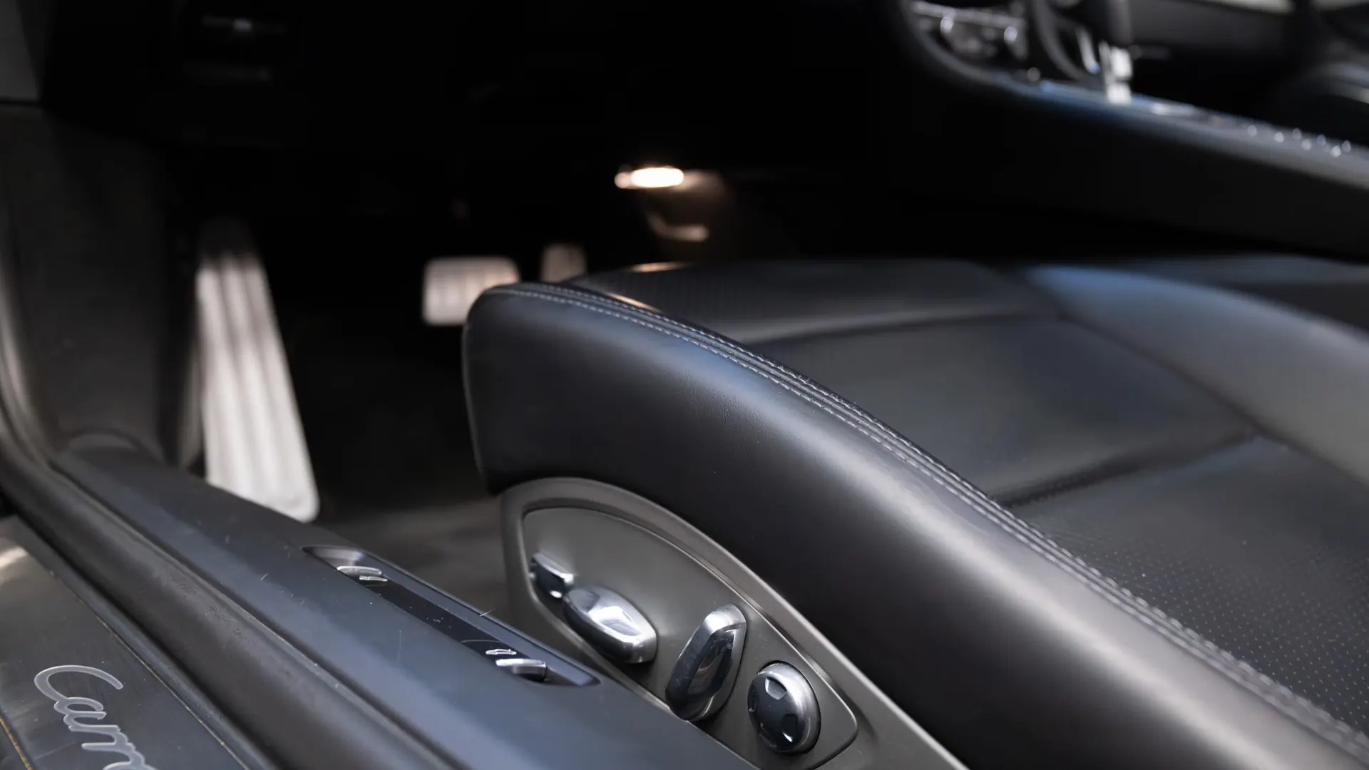 Porsche 911 — photo 39