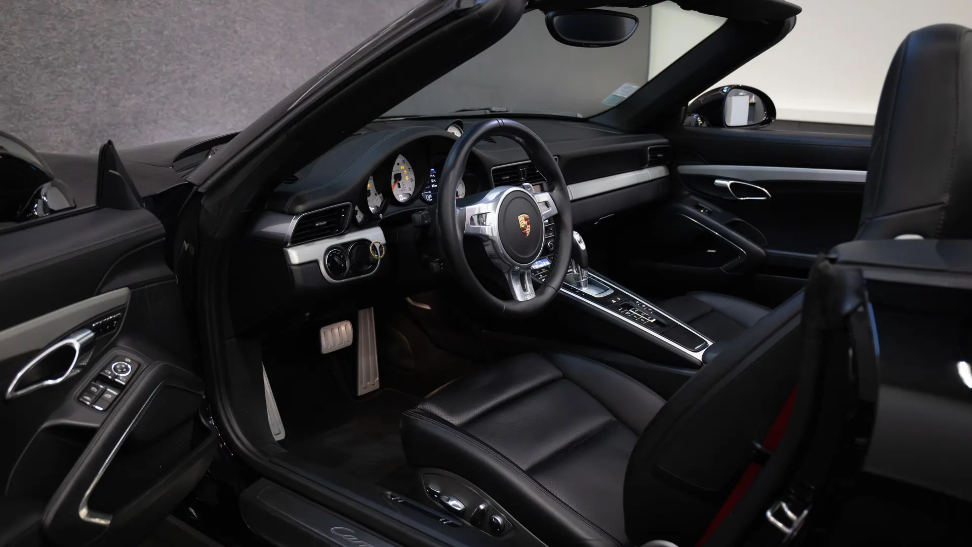 Porsche 911 — photo 16