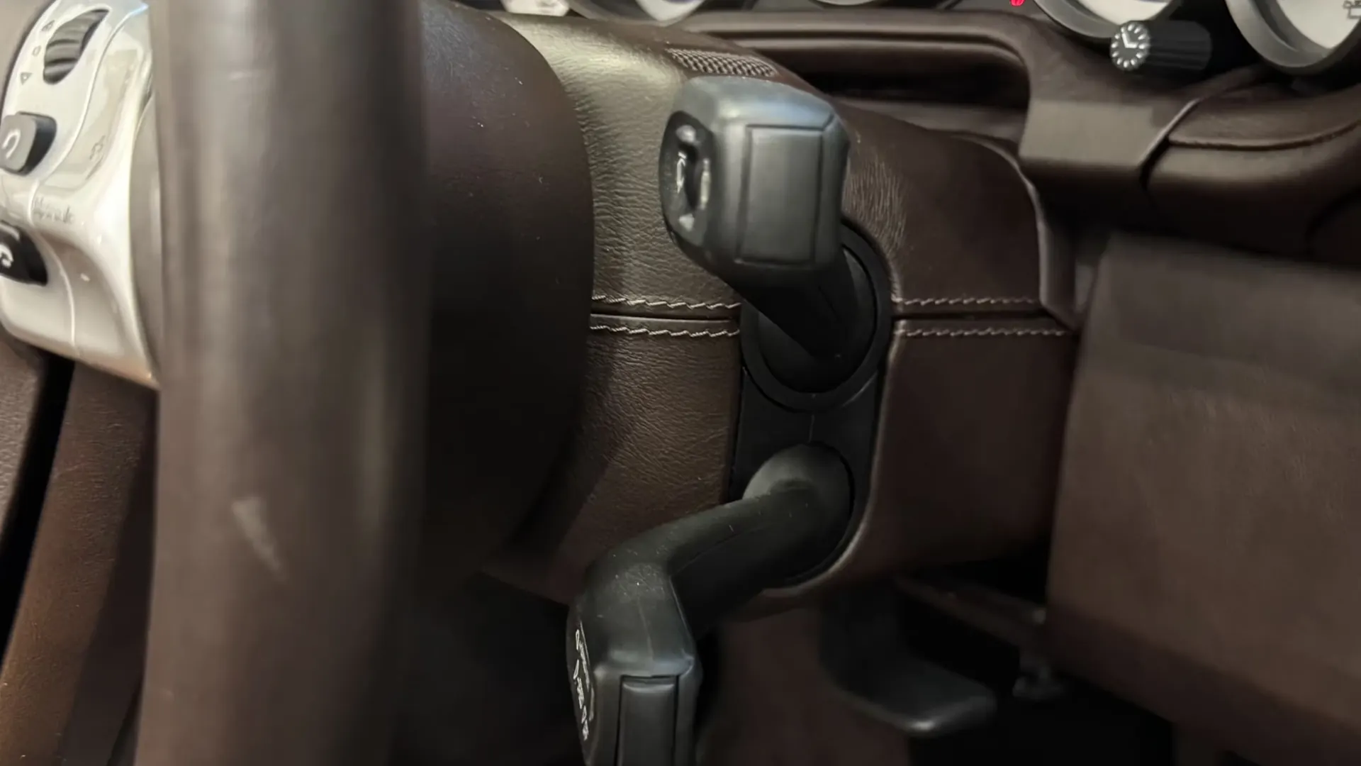 Porsche 911 — photo 13