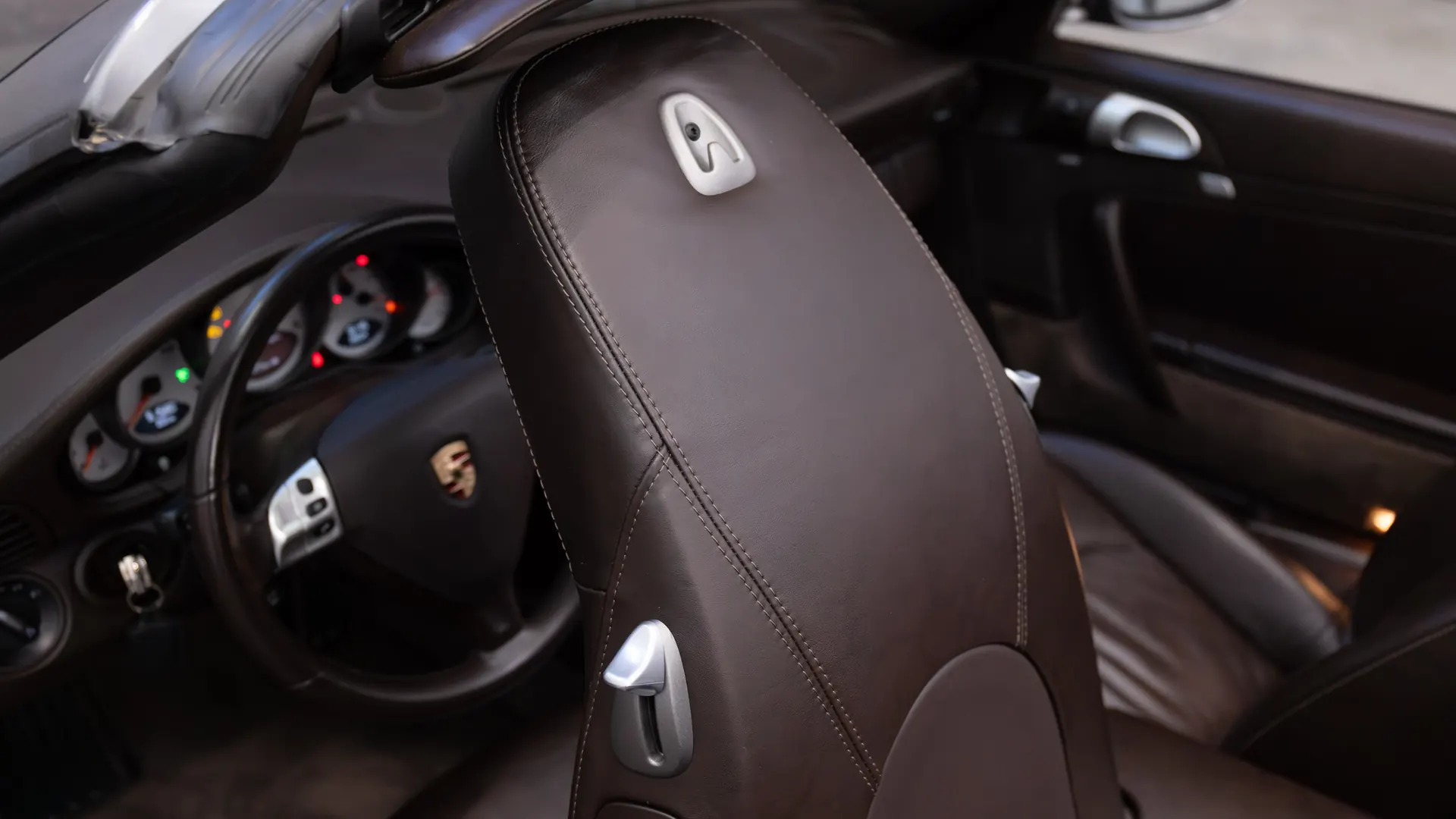 Porsche 911 — photo 34