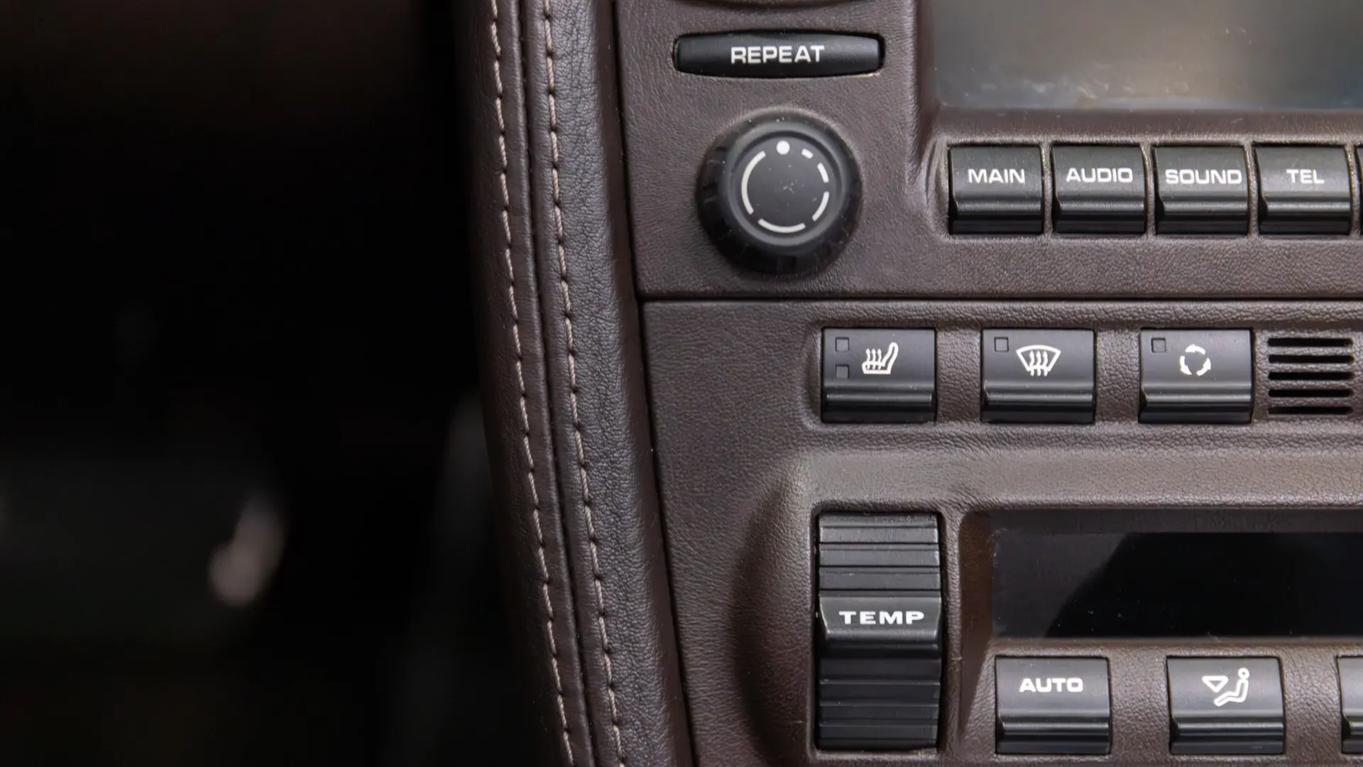 Porsche 911 — photo 29