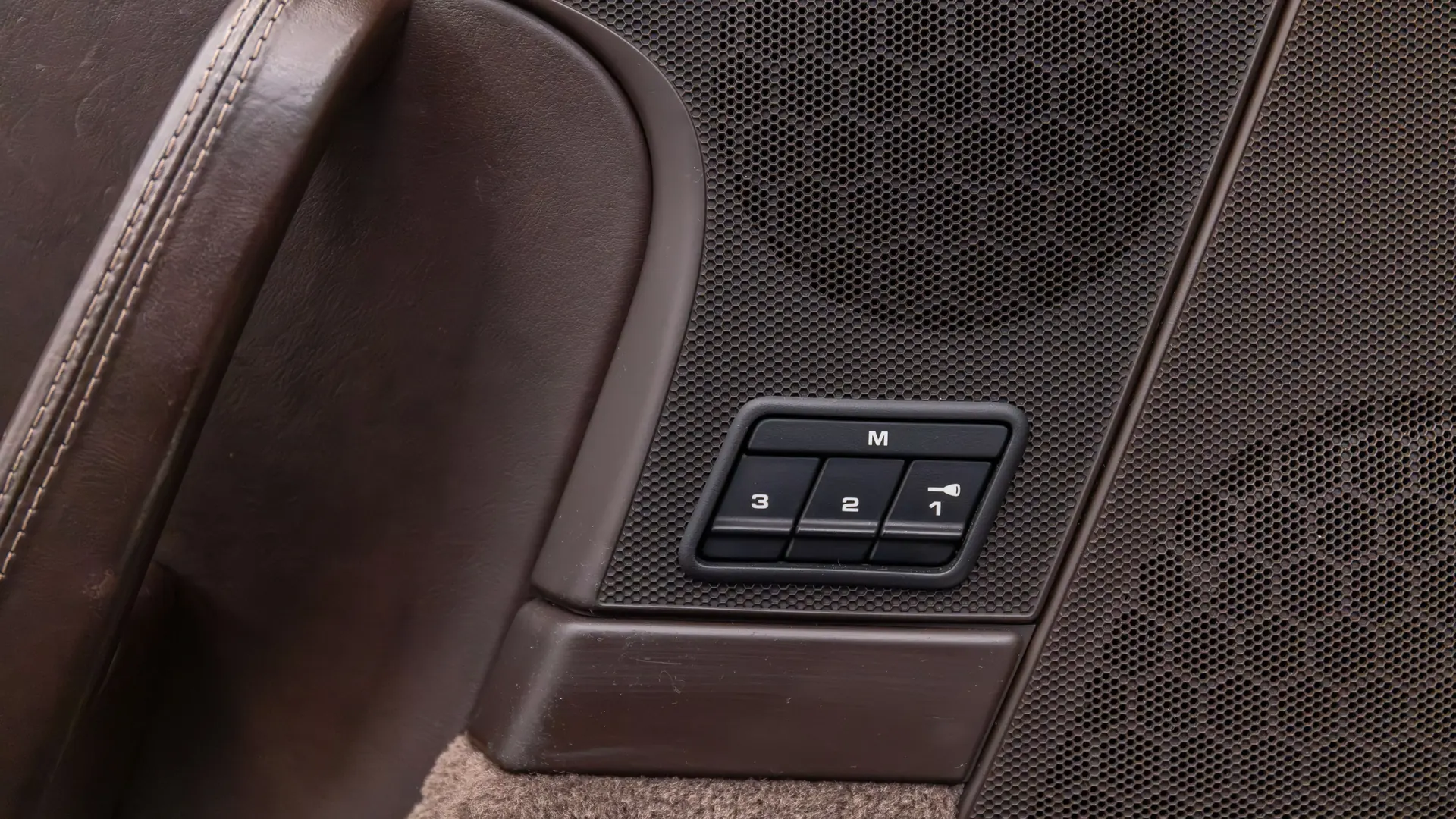 Porsche 911 — photo 13